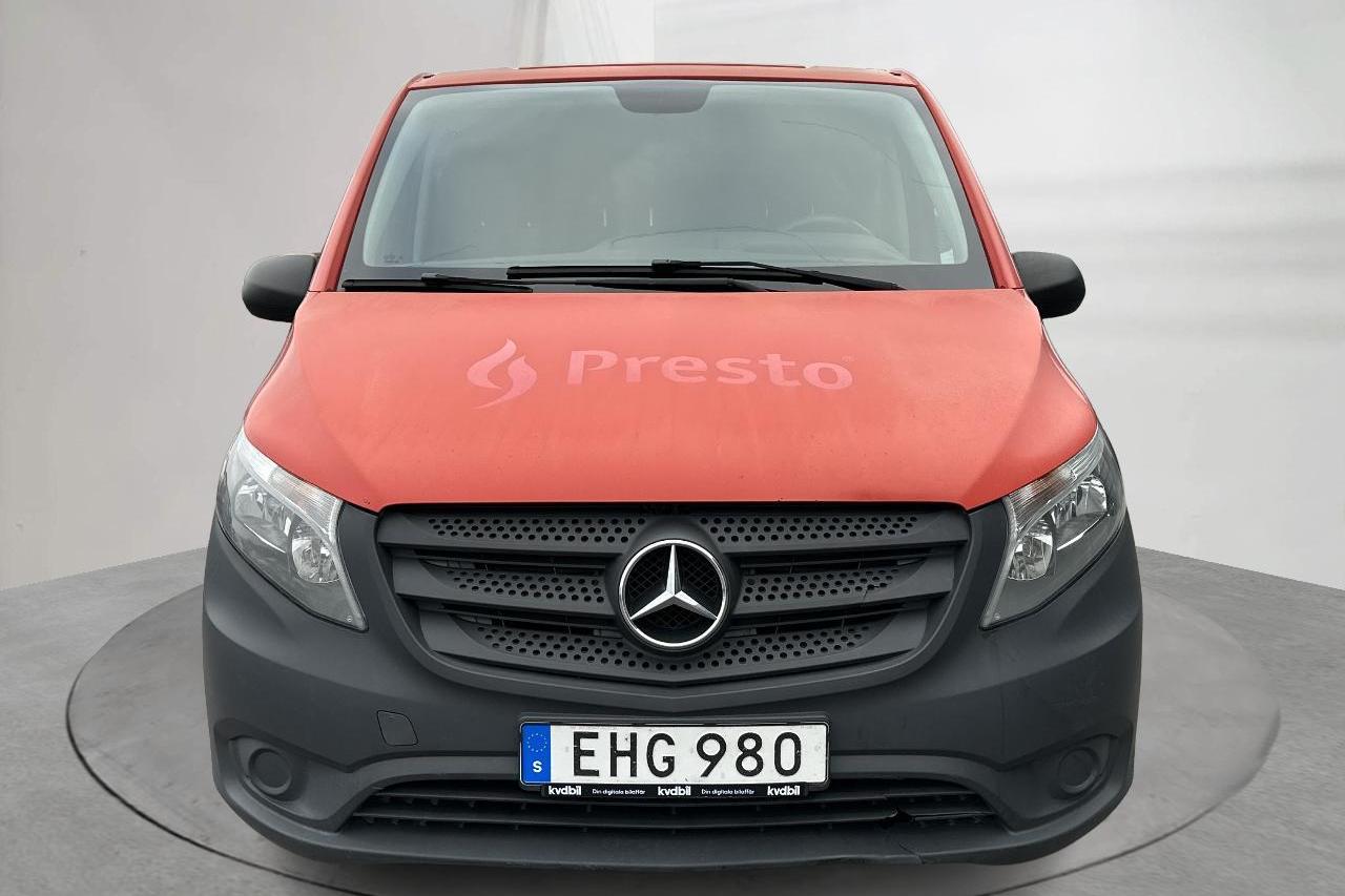 Mercedes Vito 111 CDI W640 (114hk) - 180 270 km - Manualna - czerwony - 2015