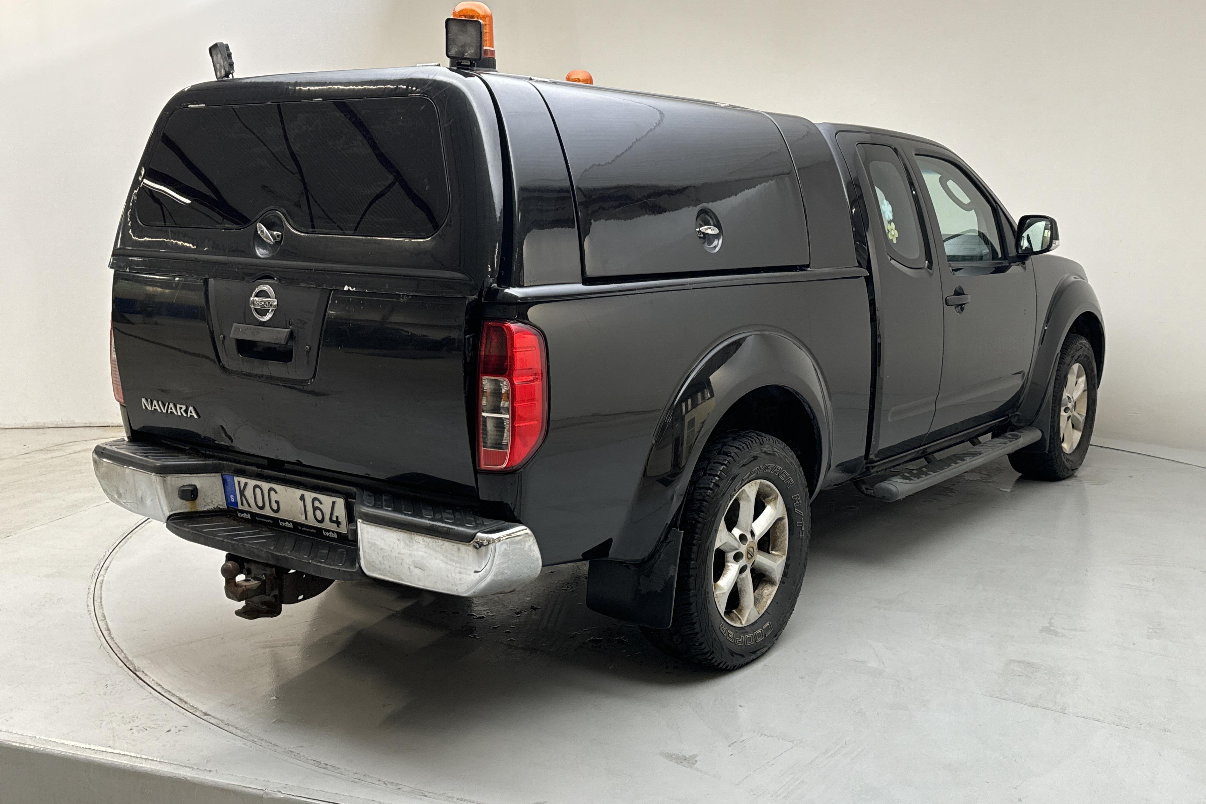 Nissan Navara 2.5 dCi (190hk) - 250 550 km - Manuaalinen - musta - 2012