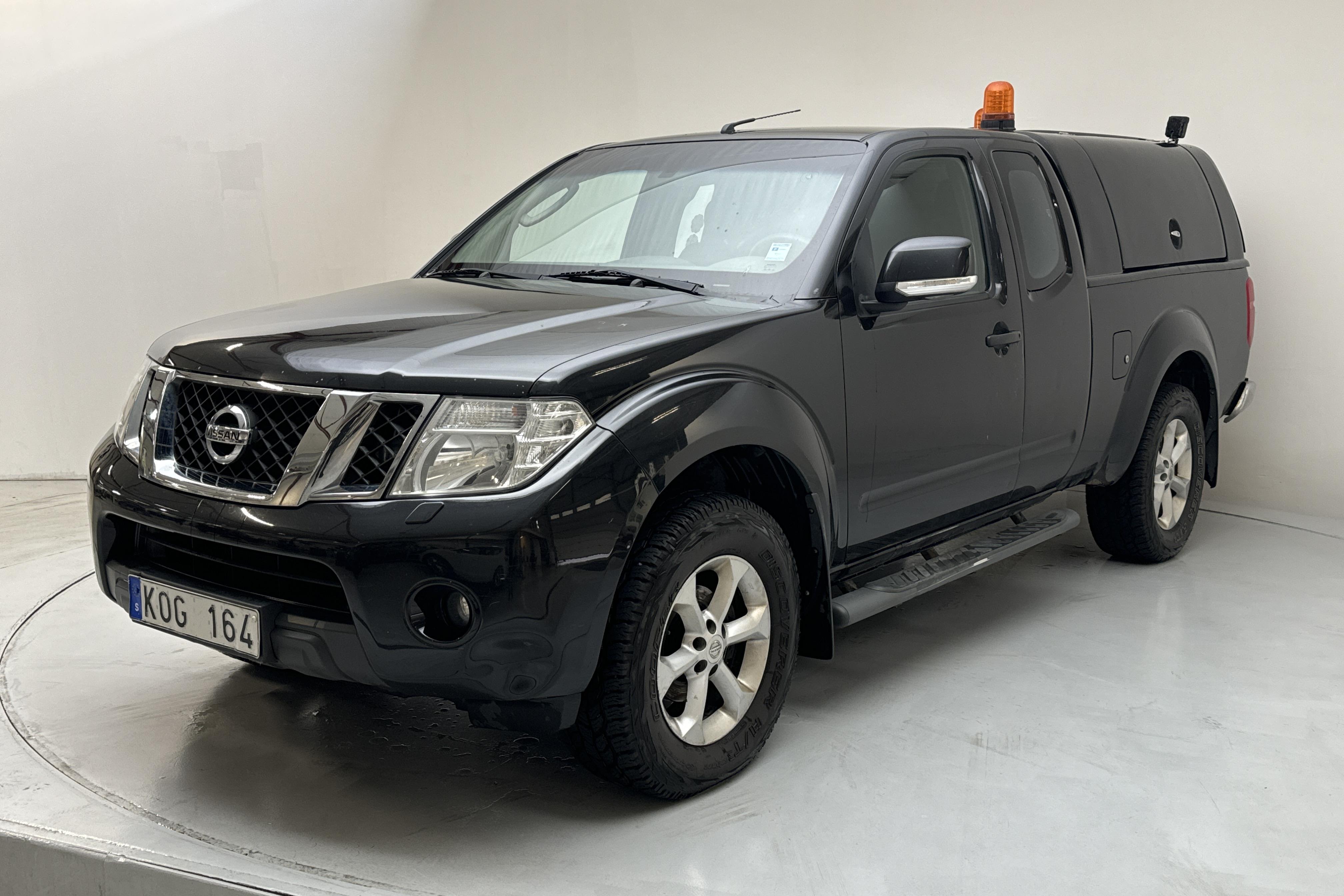 Nissan Navara 2.5 dCi (190hk) - 250 550 km - Käsitsi - must - 2012