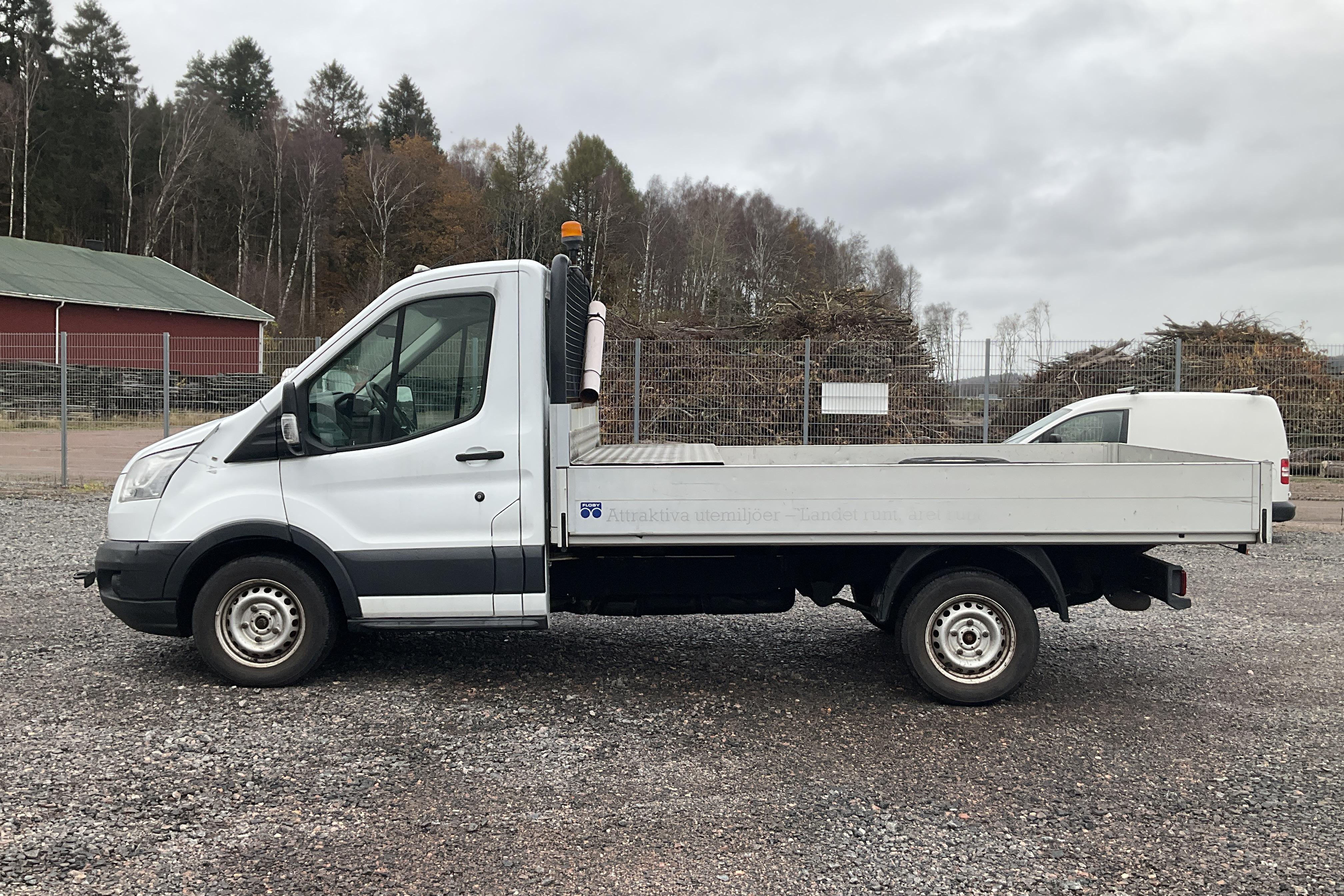 Ford Transit Chassi 310 2.2 TDCi 2WD (125hk) - 159 630 km - Manuaalinen - valkoinen - 2015