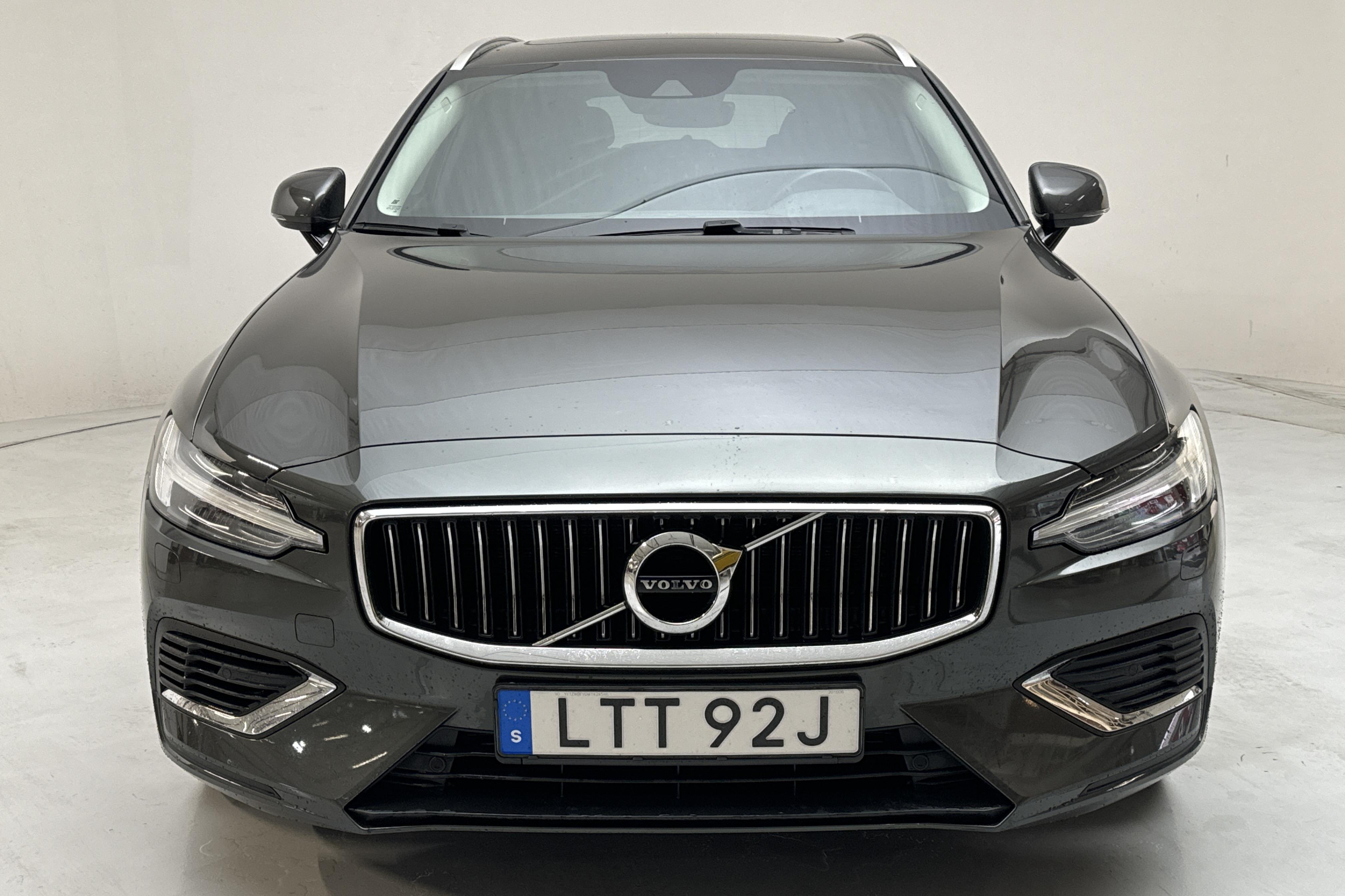 Volvo V60 T6 AWD Twin Engine (340hk) - 81 200 km - Automaattinen - Dark Grey - 2021