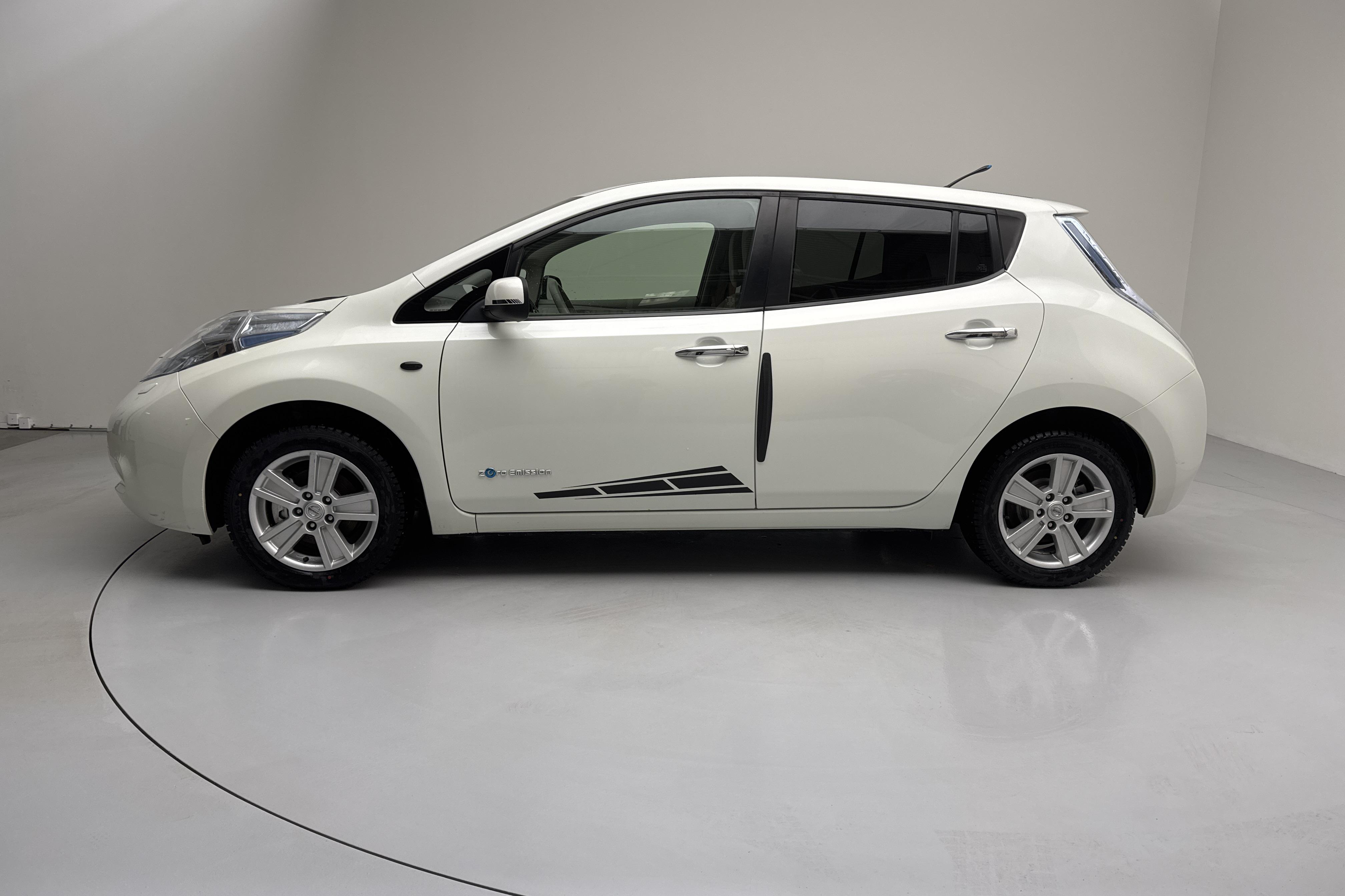 Nissan LEAF 5dr (109hk) - 39 680 km - Automaattinen - valkoinen - 2013