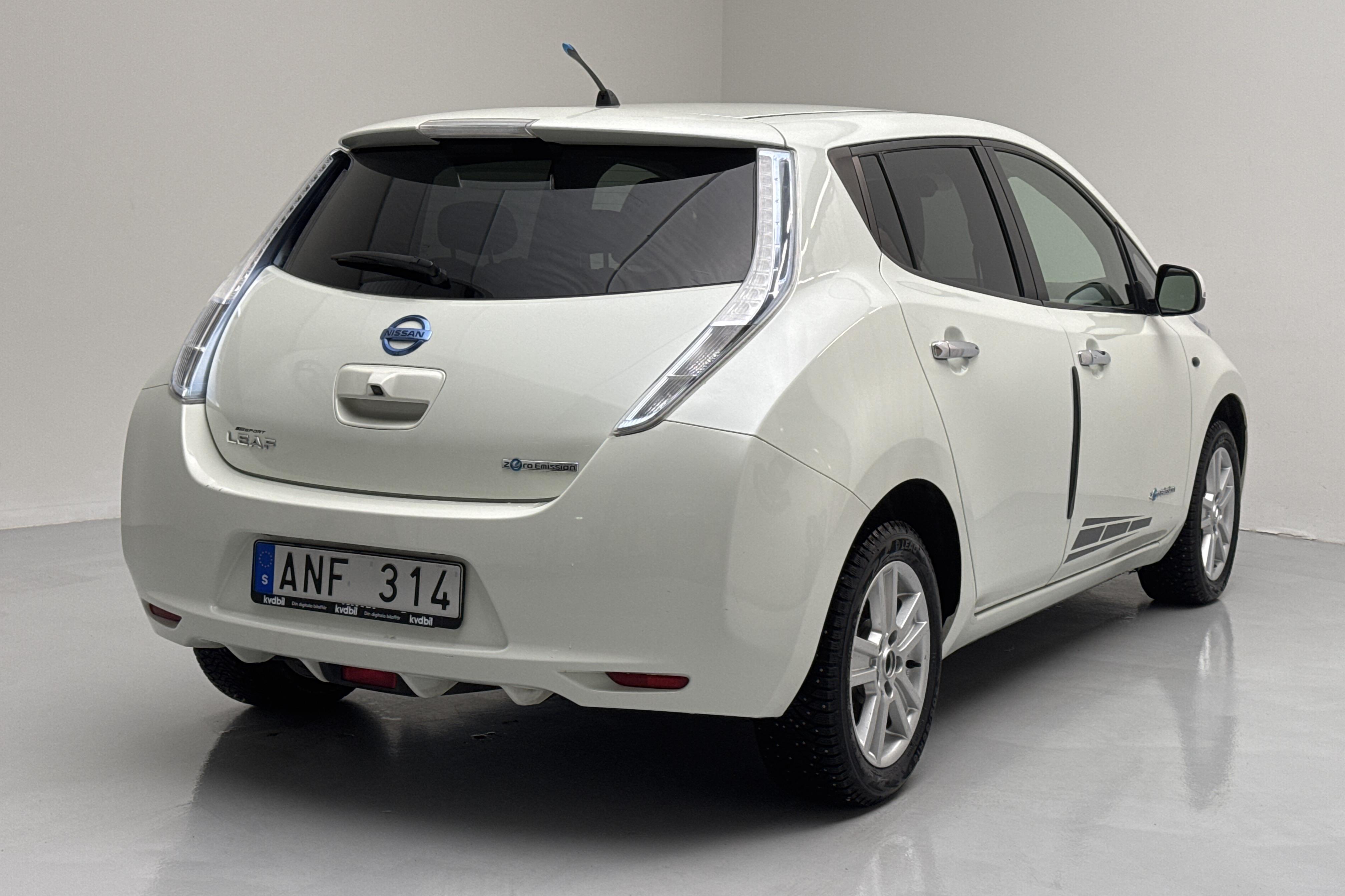 Nissan LEAF 5dr (109hk) - 39 680 km - Automaattinen - valkoinen - 2013