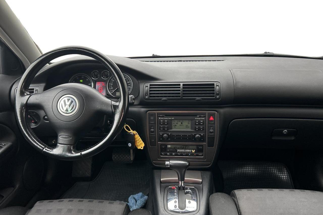 VW Passat 2.8 V6 Variant 4-Motion (193hk) - 156 470 km - Automaatne - hõbe - 2004