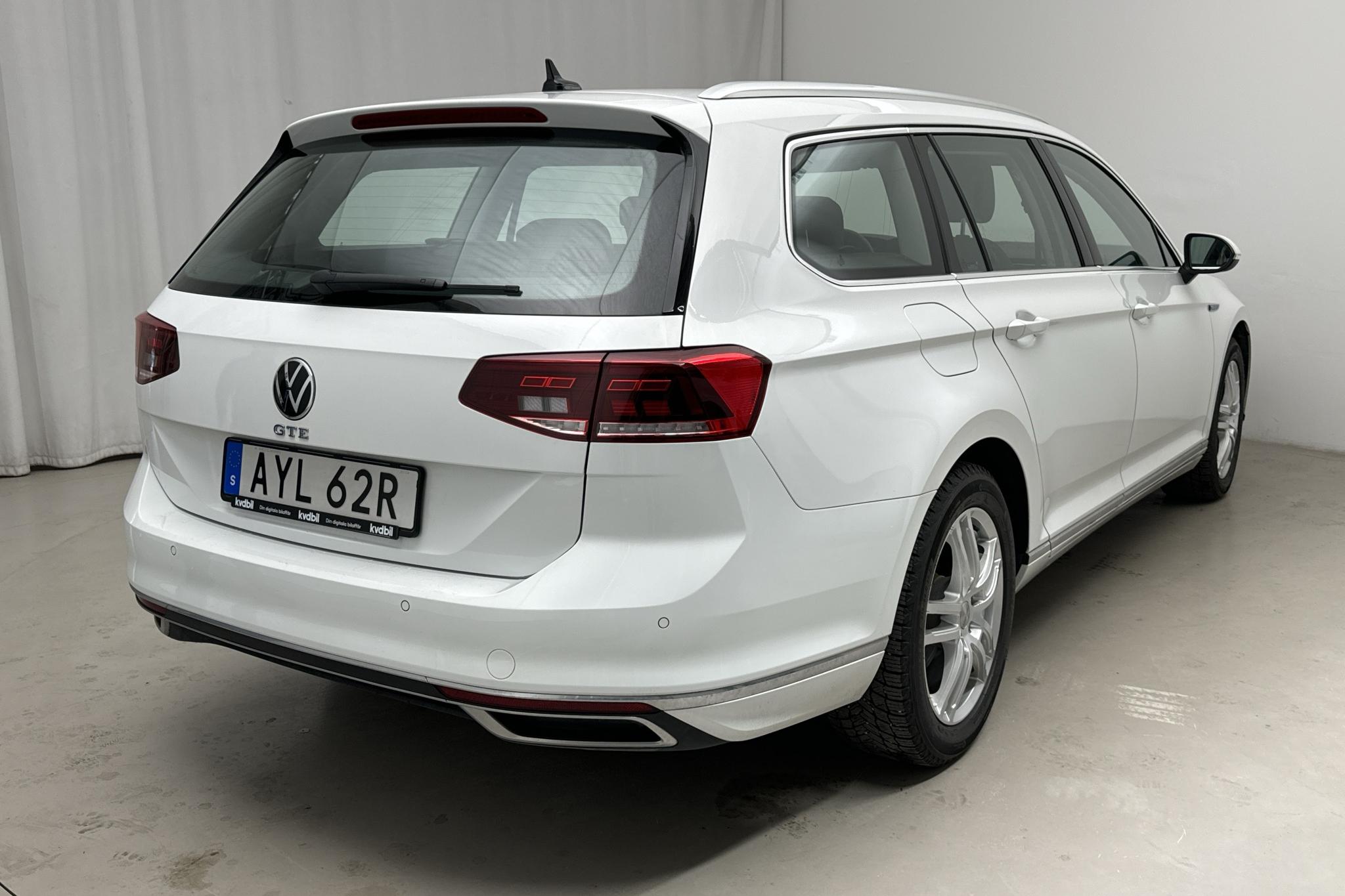 VW Passat 1.4 GTE Sportscombi (218hk) - 69 840 km - Automaatne - valge - 2021