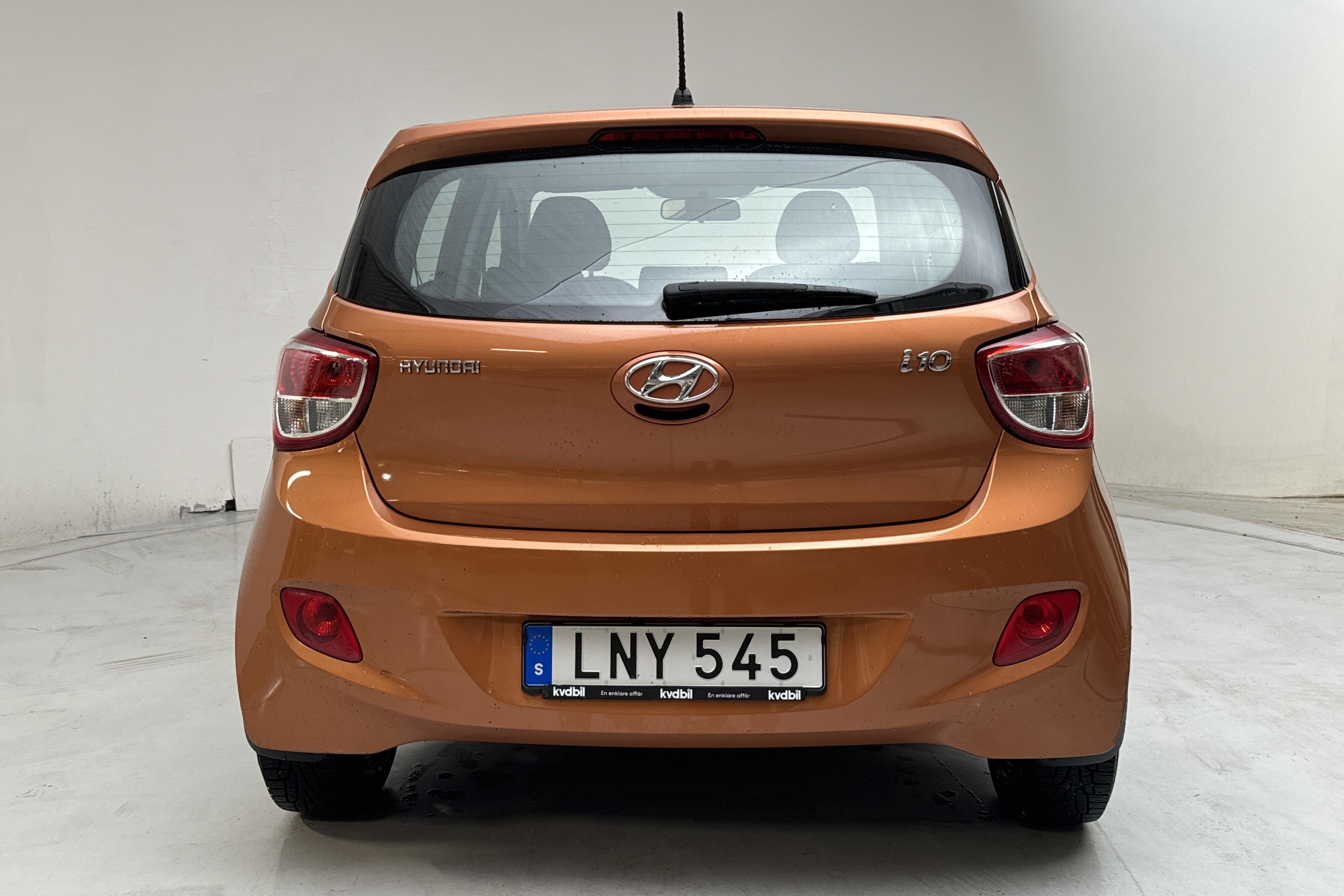 Hyundai i10 1.0 (66hk) - 10 663 mil - Manuell - orange - 2015