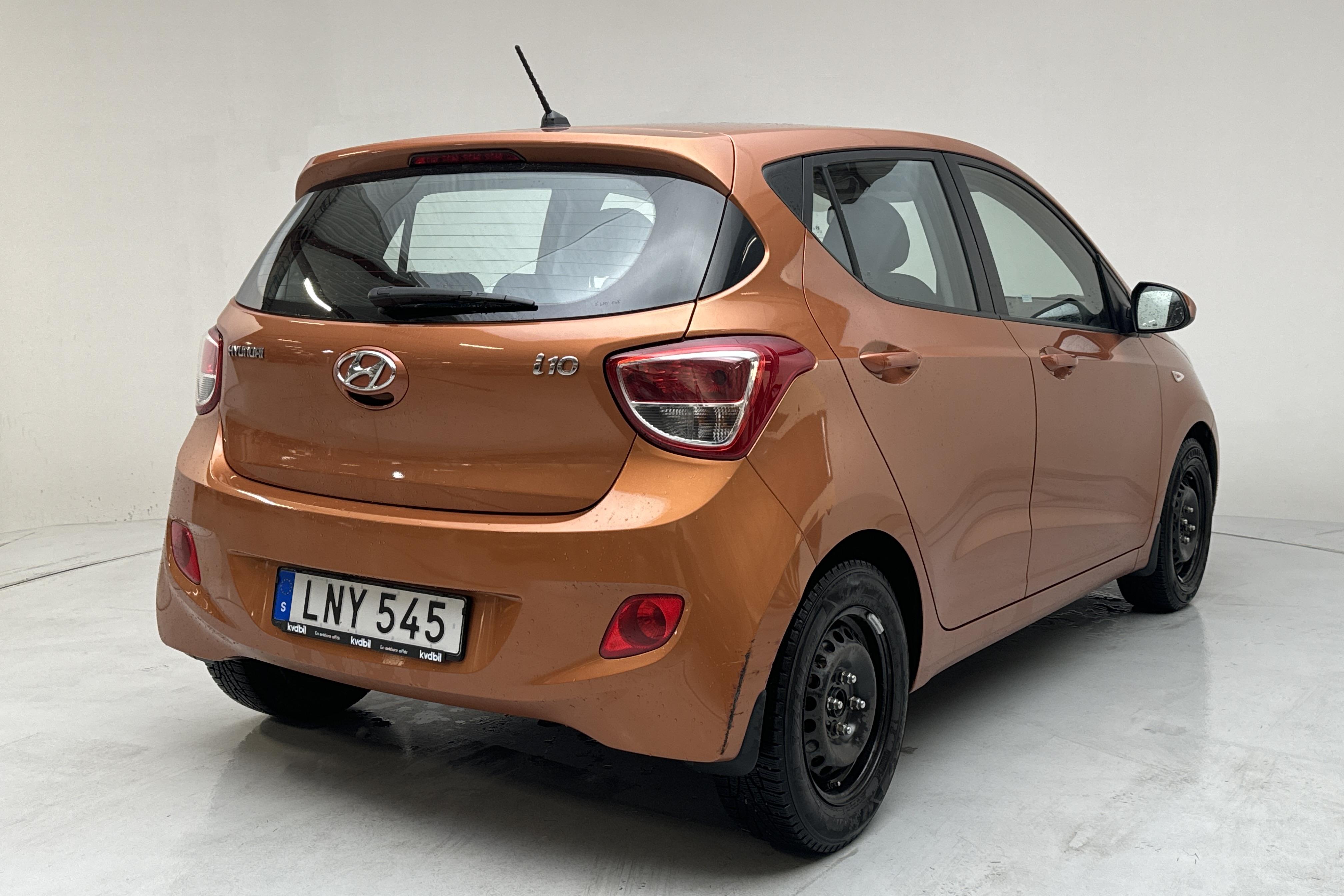 Hyundai i10 1.0 (66hk) - 10 663 mil - Manuell - orange - 2015