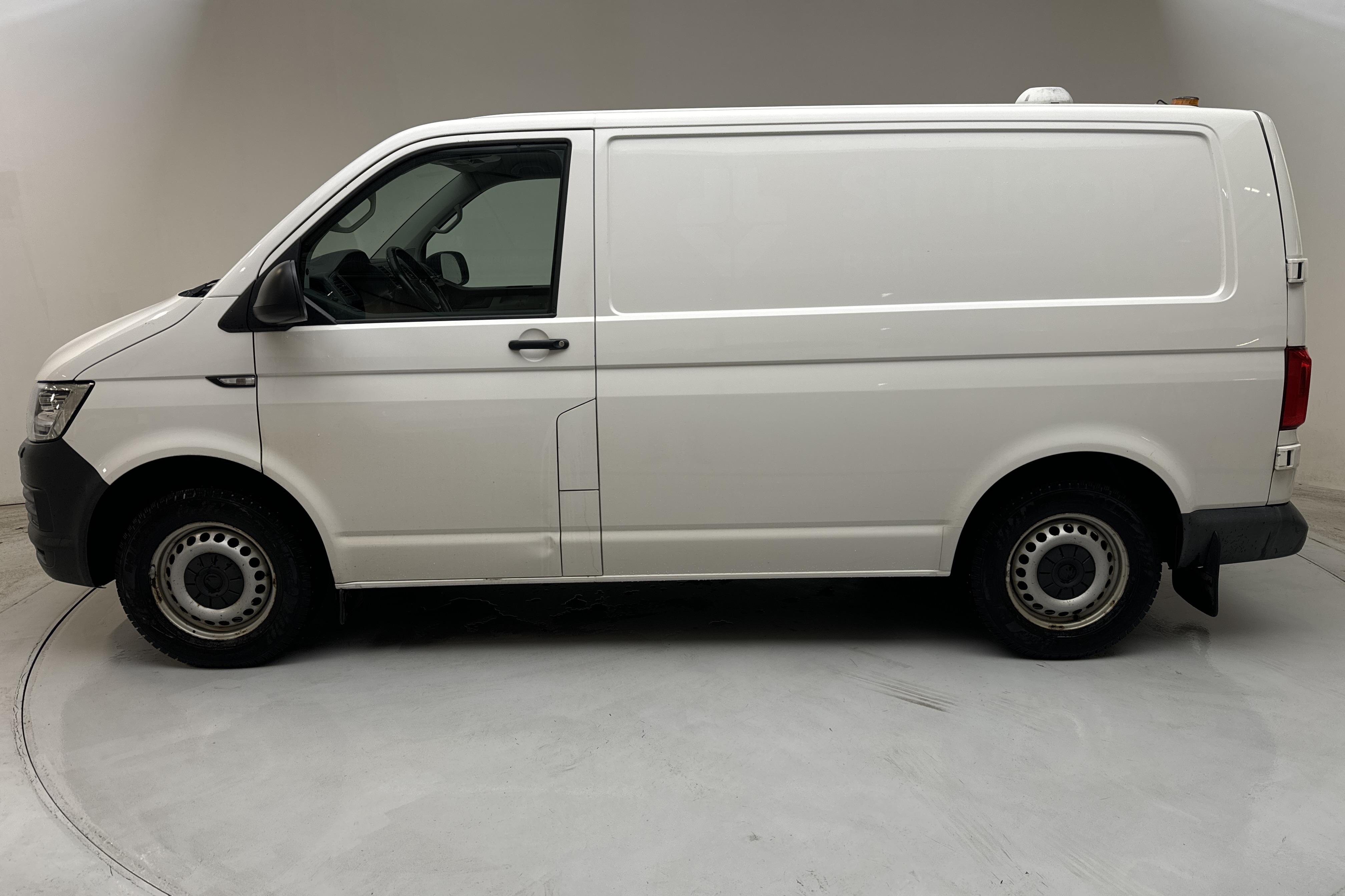 VW Transporter T6 2.0 TDI BMT Skåp 4MOTION (150hk) - 225 630 km - Automaatne - valge - 2019