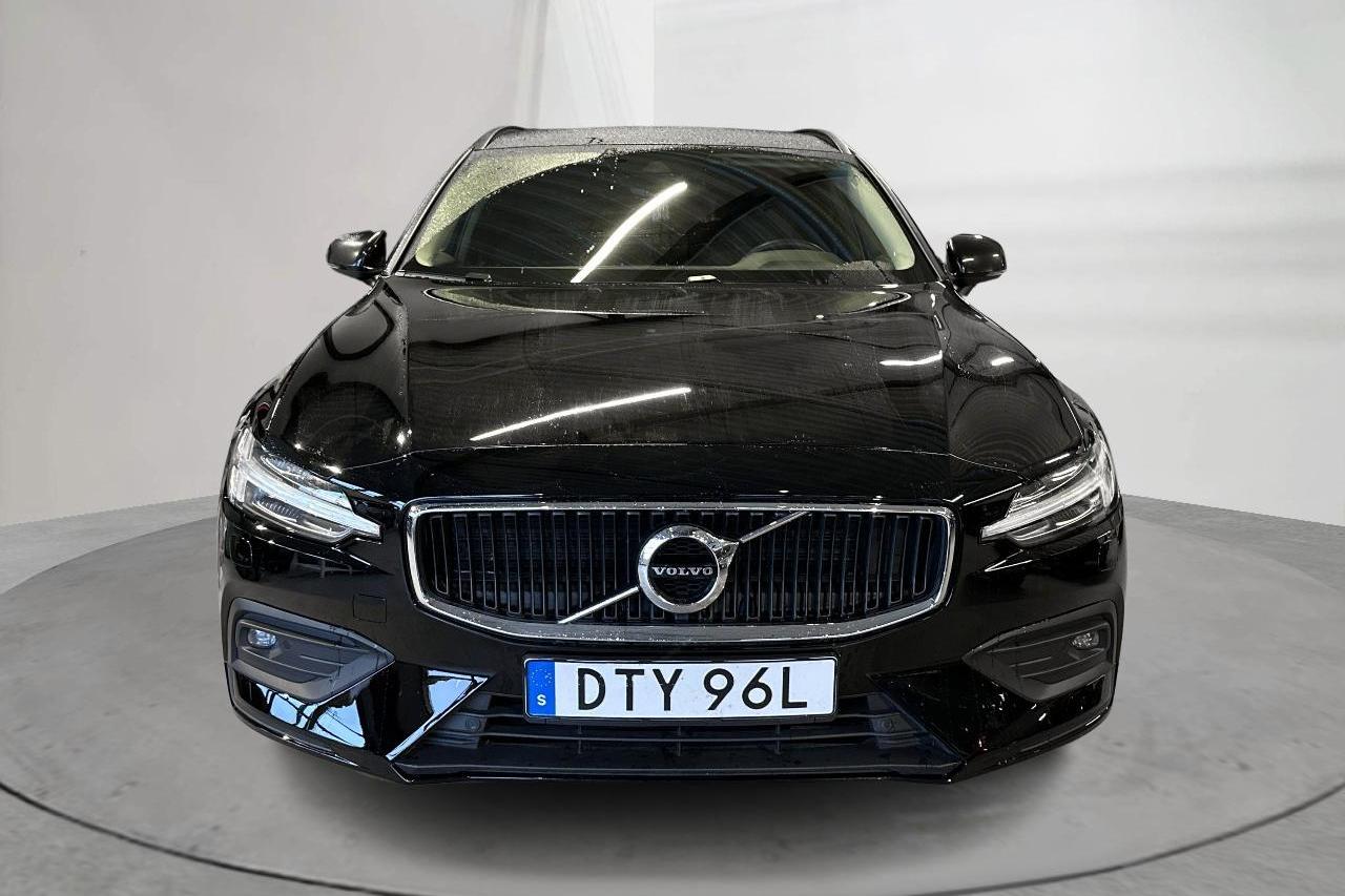 Volvo V60 B4 Mildhybrid, Diesel (197hk) - 11 620 mil - Automat - svart - 2022