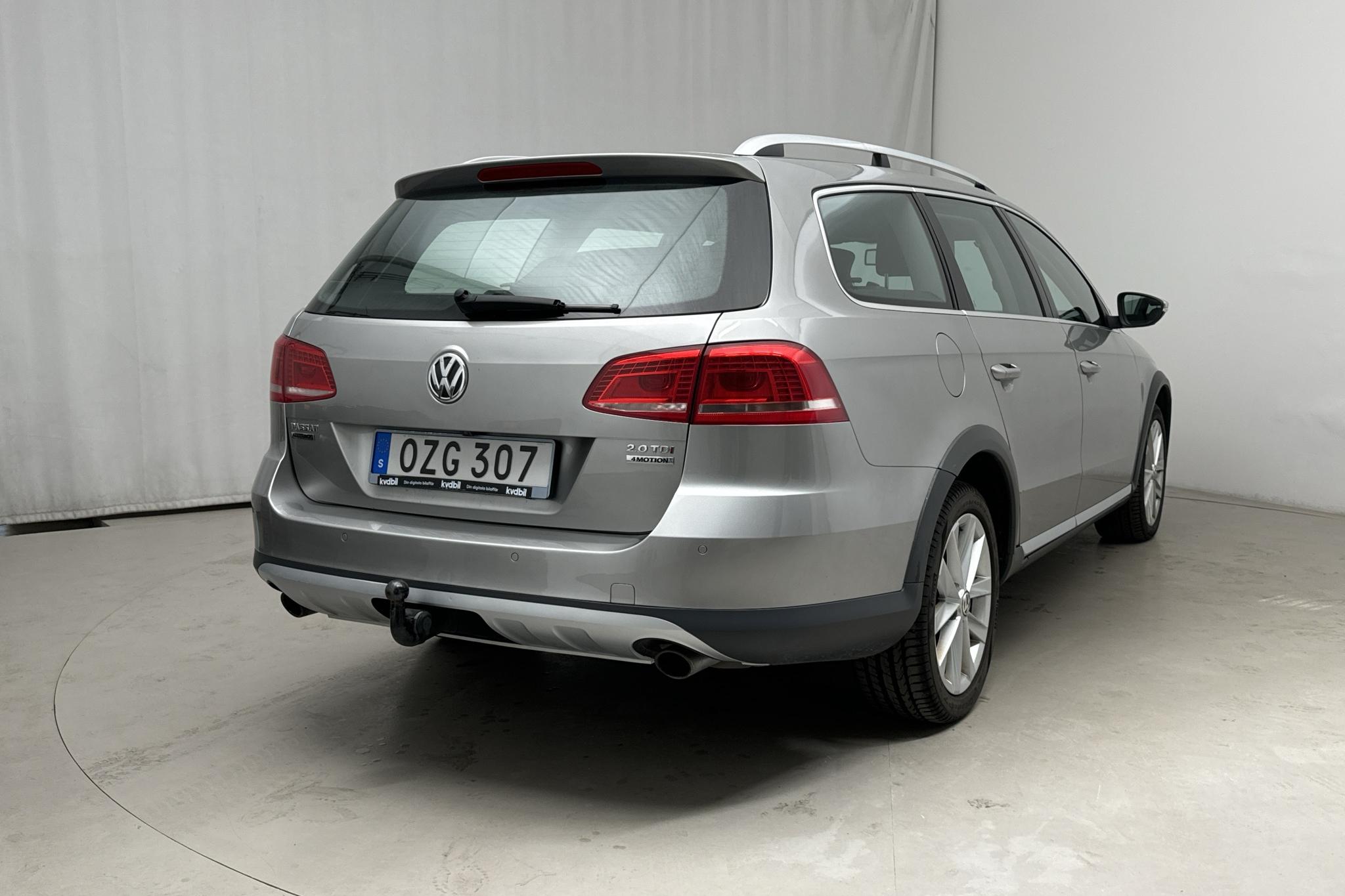 VW Passat Alltrack 2.0 TDI BlueMotion Technology 4Motion (170hk) - 193 820 km - Automatyczna - srebro - 2013