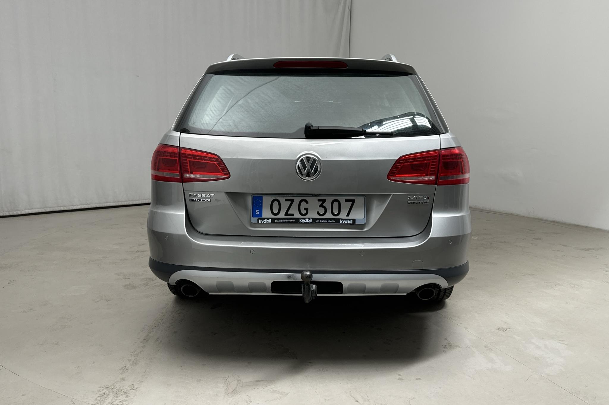 VW Passat Alltrack 2.0 TDI BlueMotion Technology 4Motion (170hk) - 193 820 km - Automatyczna - srebro - 2013