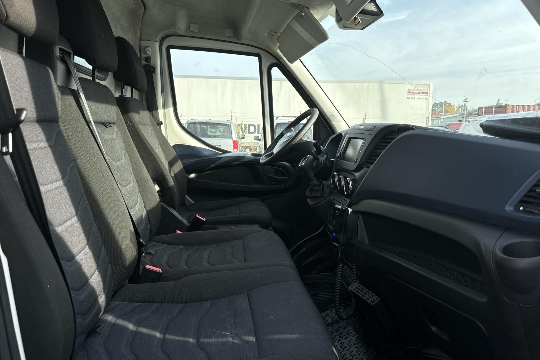 Iveco Daily 35 2.3 (136hk) - 113 770 km - Automatyczna - biały - 2018