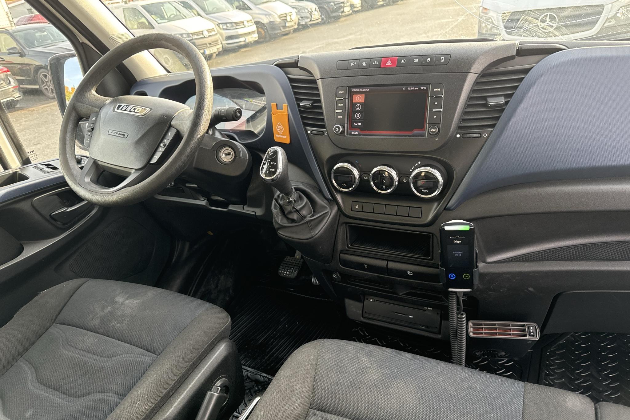 Iveco Daily 35 2.3 (136hk) - 113 770 km - Automatyczna - biały - 2018