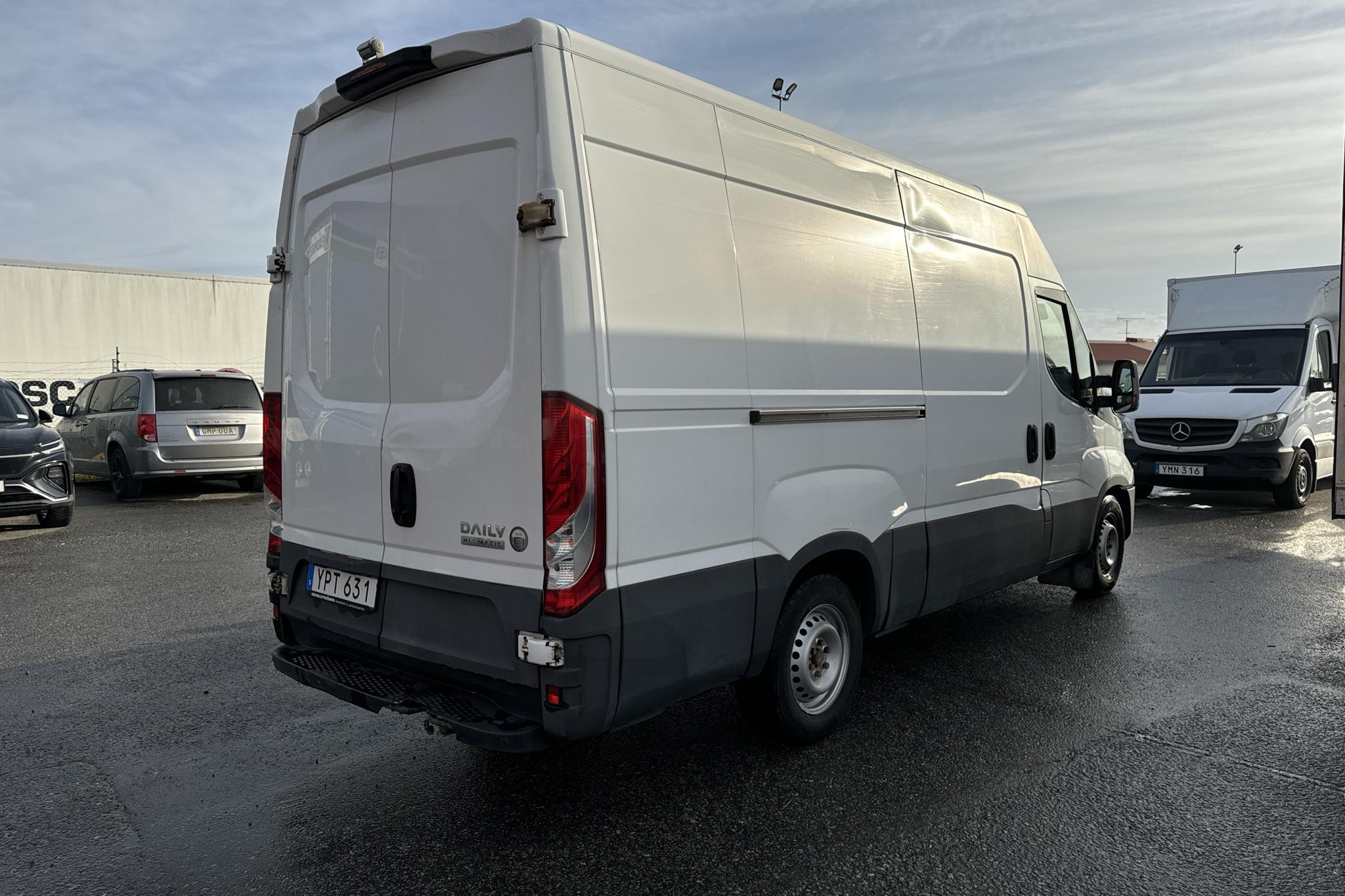 Iveco Daily 35 2.3 (136hk) - 113 770 km - Automatyczna - biały - 2018