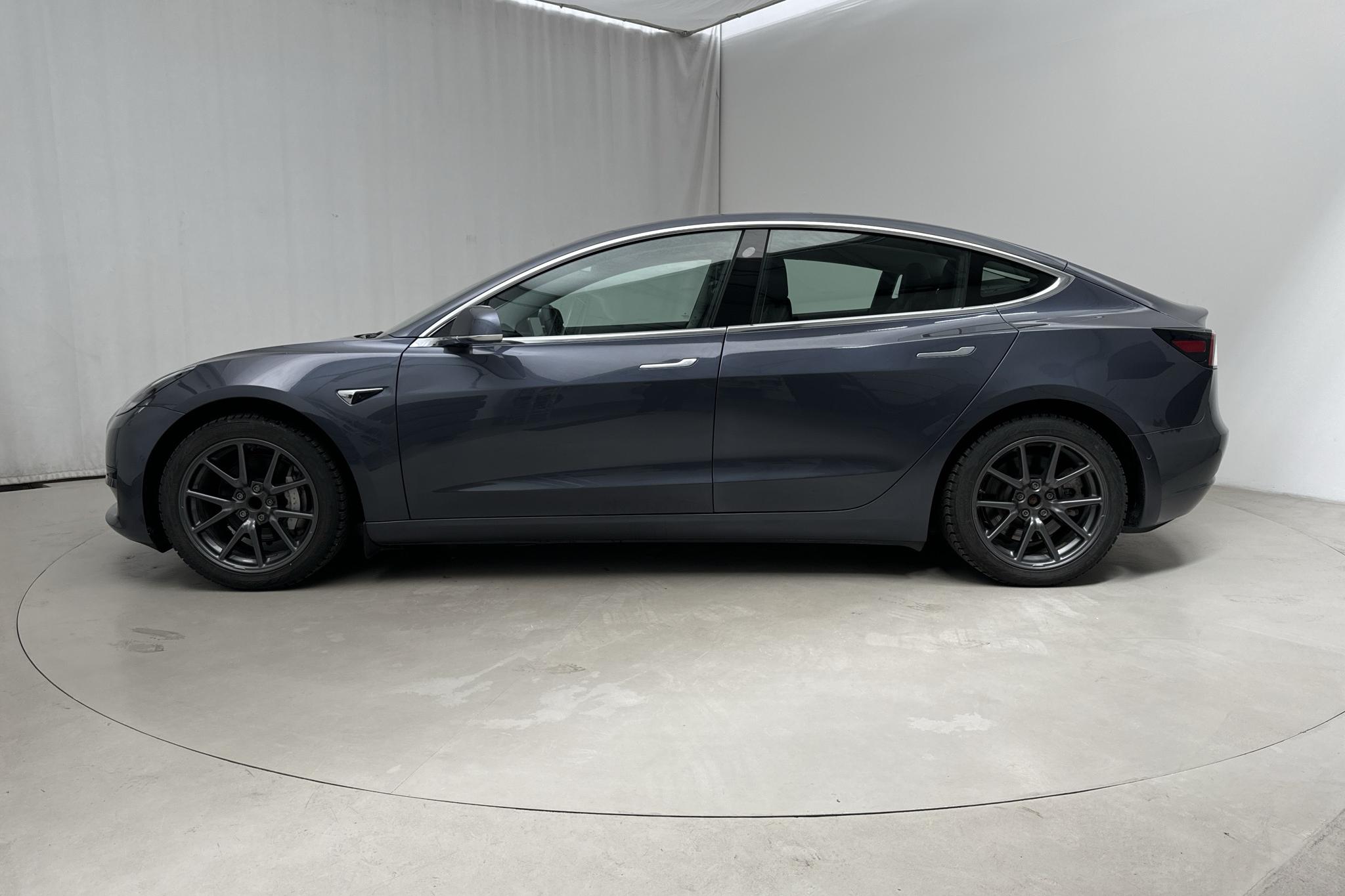 Tesla Model 3 Standard Range RWD - 60 180 km - Automaattinen - harmaa - 2020