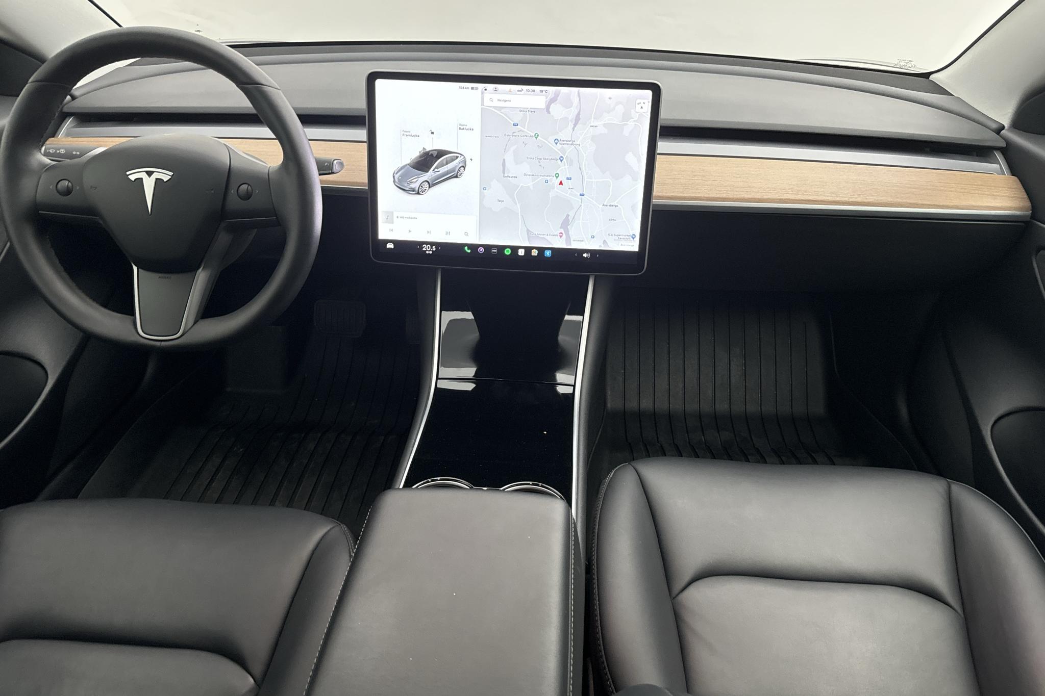 Tesla Model 3 Standard Range RWD - 60 180 km - Automatic - gray - 2020