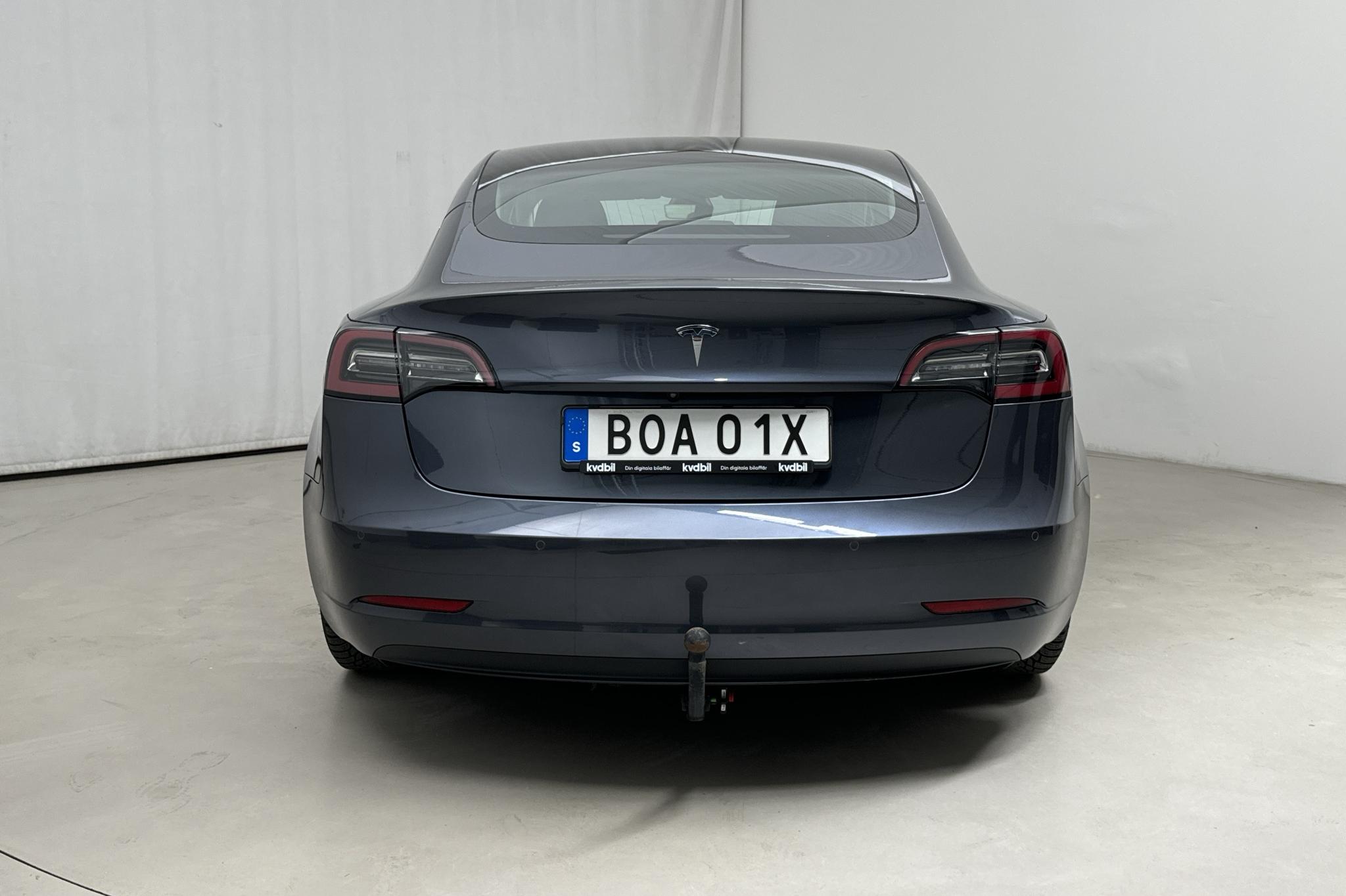 Tesla Model 3 Standard Range RWD - 60 180 km - Automaattinen - harmaa - 2020