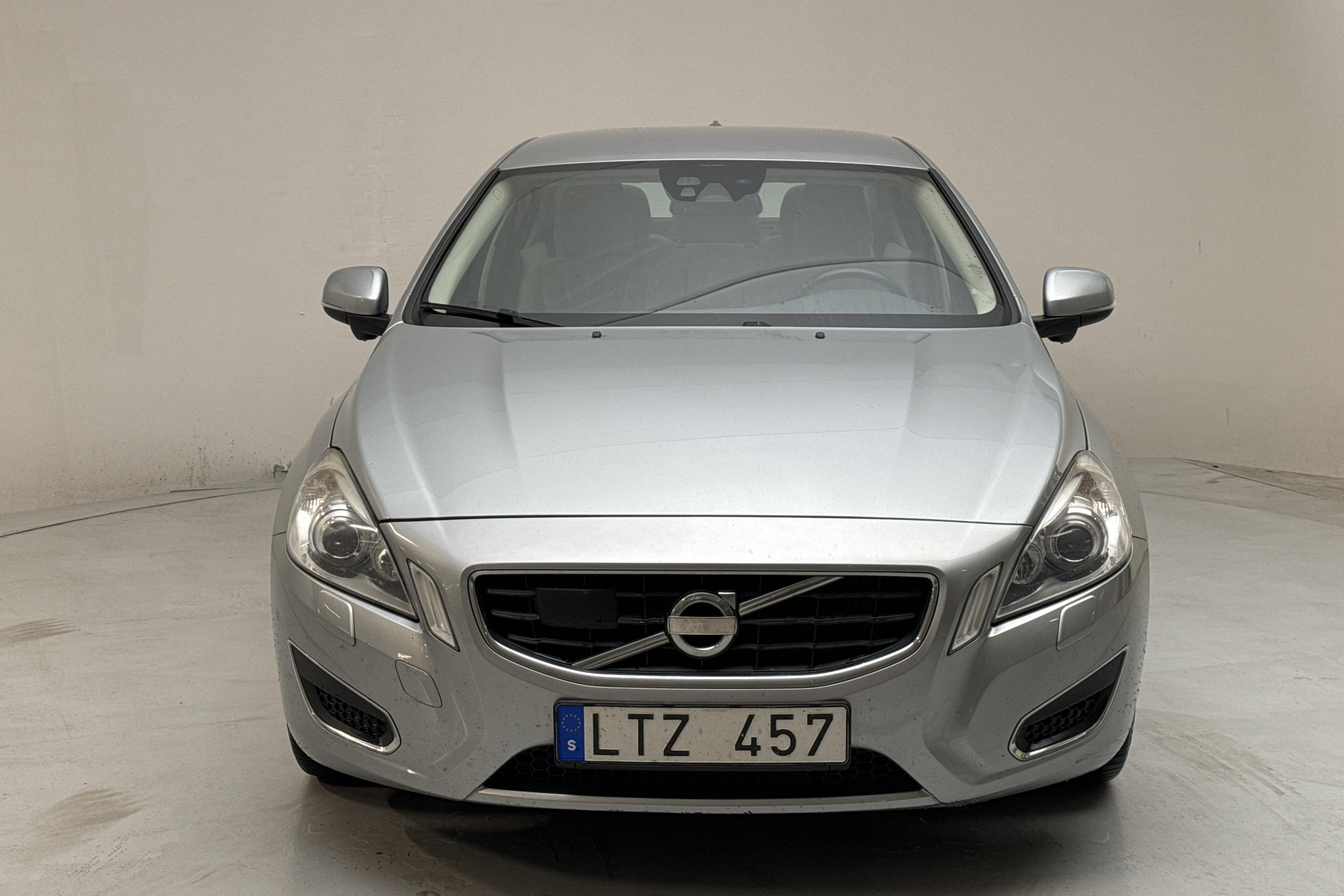 Volvo S60 1.6D DRIVe (115hk) - 223 560 km - Automaatne - hõbe - 2012