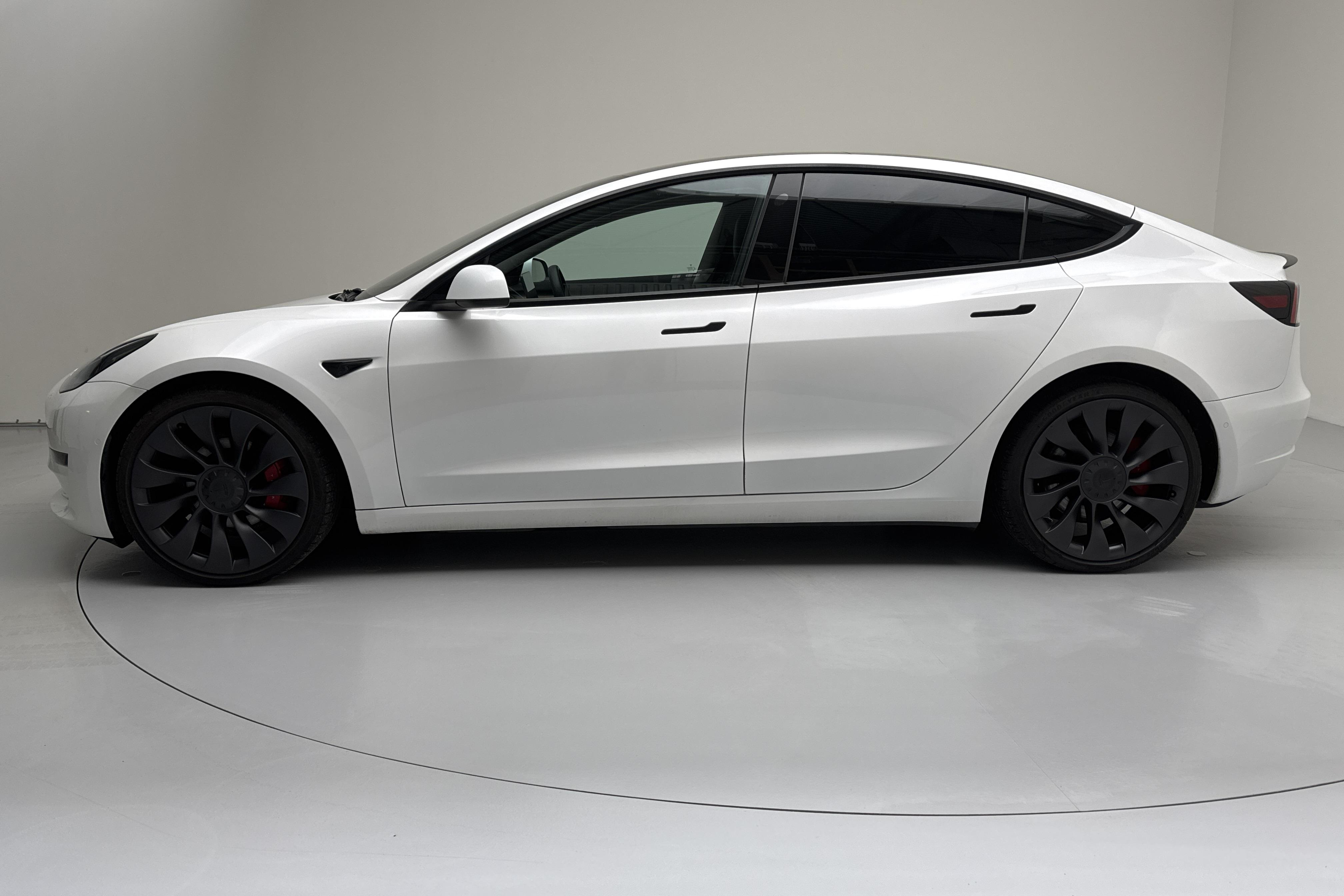 Tesla Model 3 Performance AWD - 98 570 km - Automatic - white - 2021