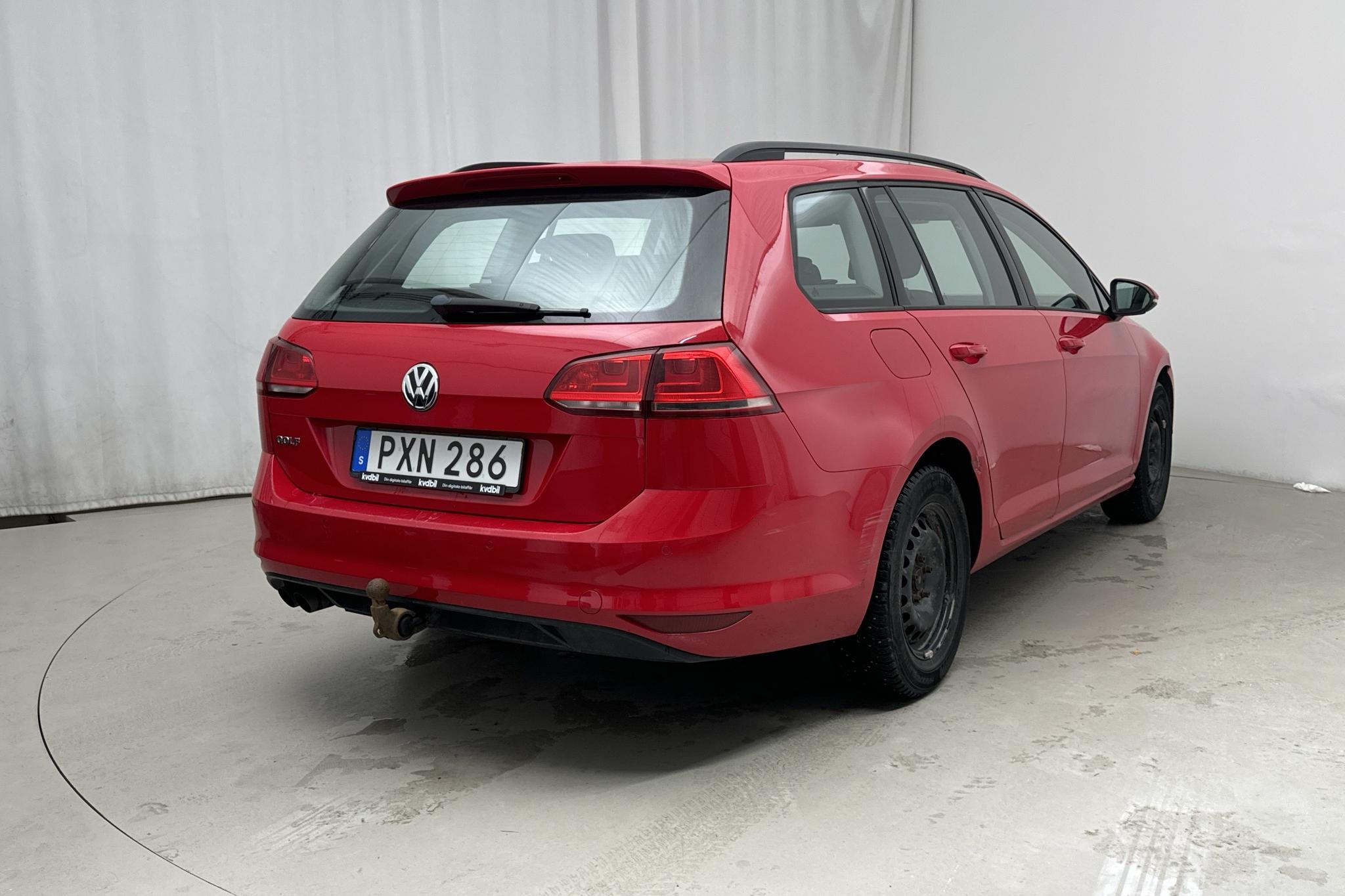 VW Golf VII 1.4 TSI Sportscombi (122hk) - 156 150 km - Manuaalinen - punainen - 2014