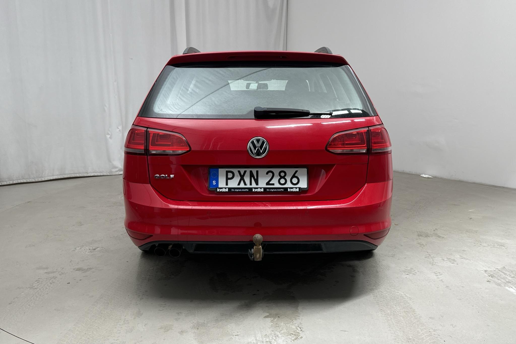 VW Golf VII 1.4 TSI Sportscombi (122hk) - 156 150 km - Manuaalinen - punainen - 2014