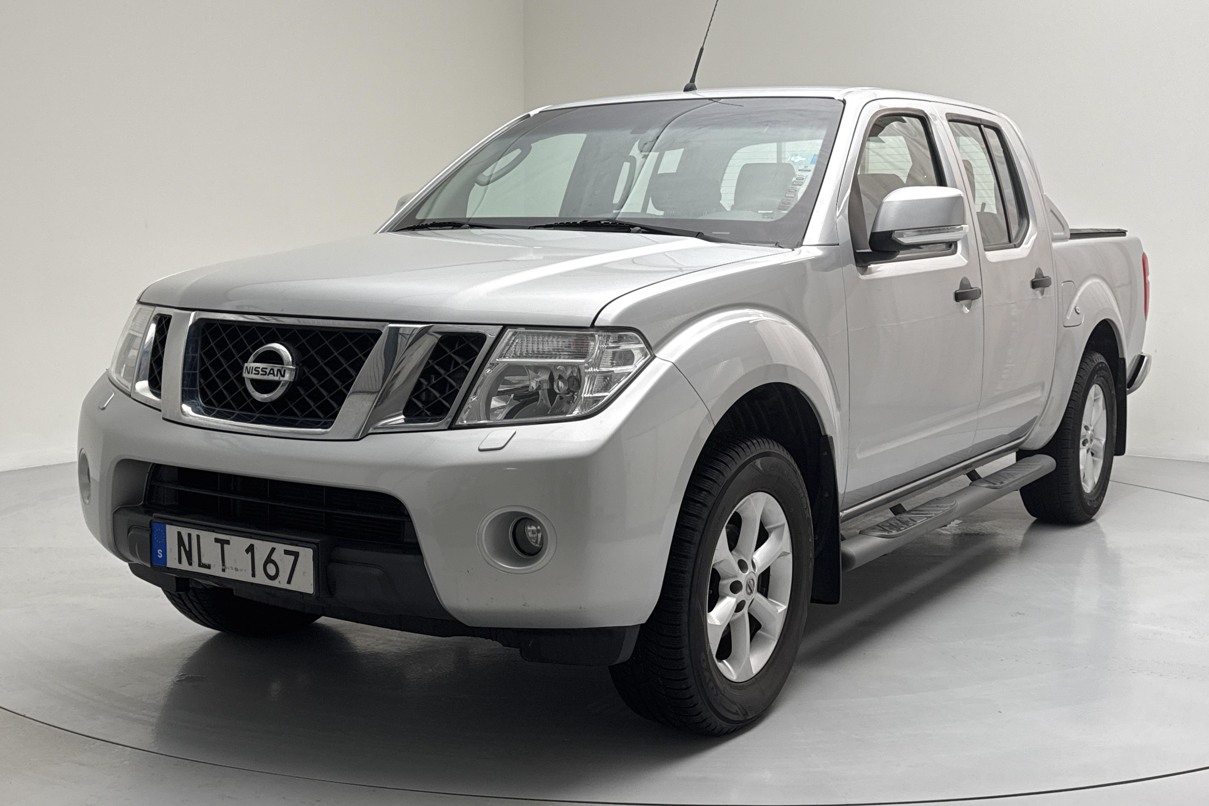 Nissan Navara 2.5 dCi (144hk) - 7 176 mil - Manuell - silver - 2014