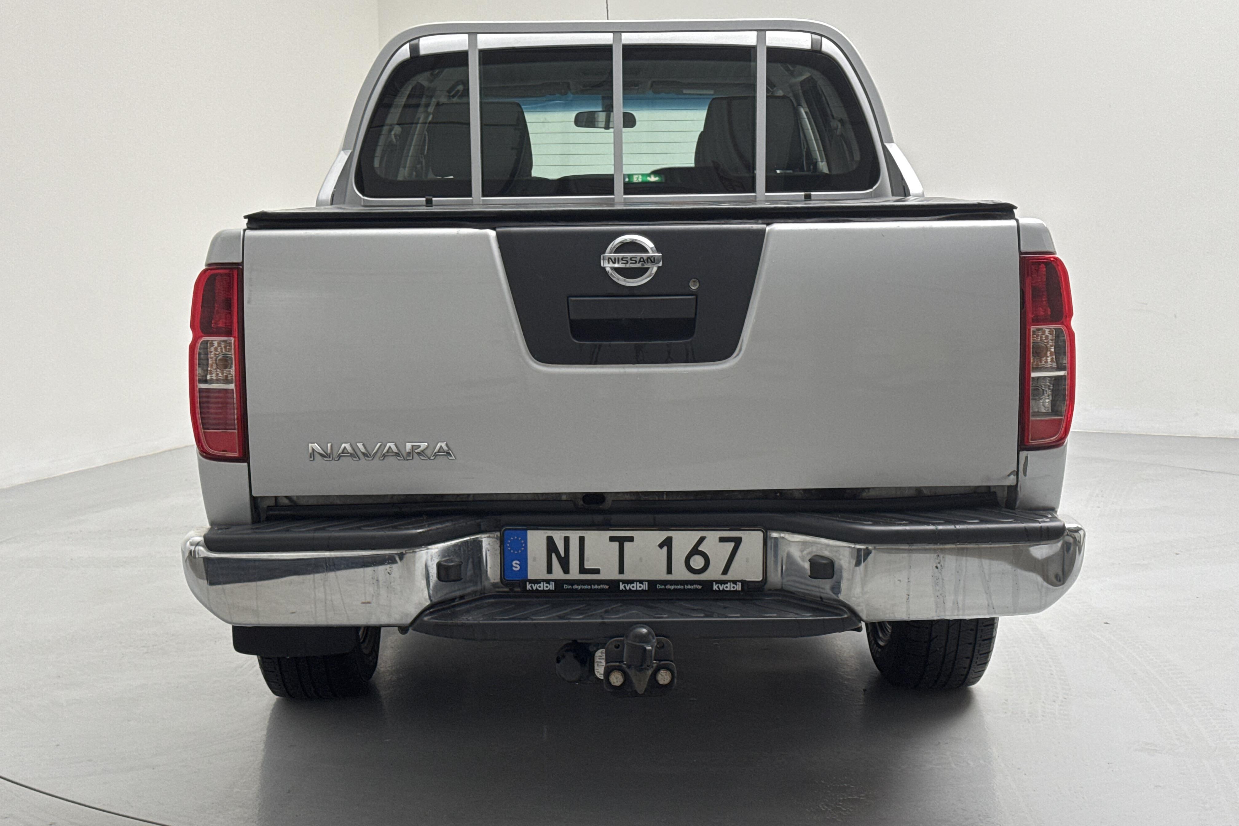 Nissan Navara 2.5 dCi (144hk) - 7 176 mil - Manuell - silver - 2014