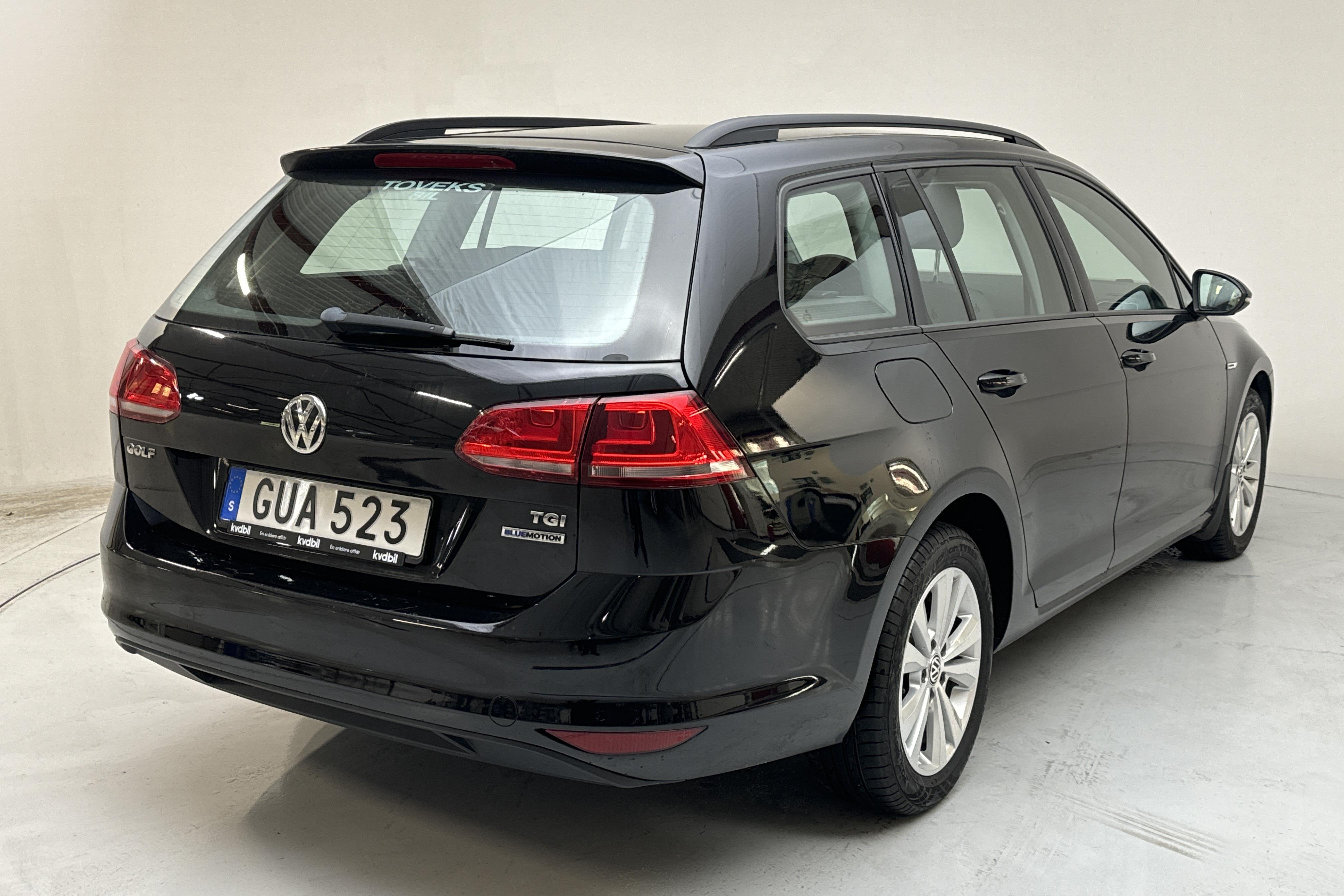 VW Golf VII 1.4 TGI BlueMotion Sportscombi (110hk) - 72 190 km - Manualna - czarny - 2016