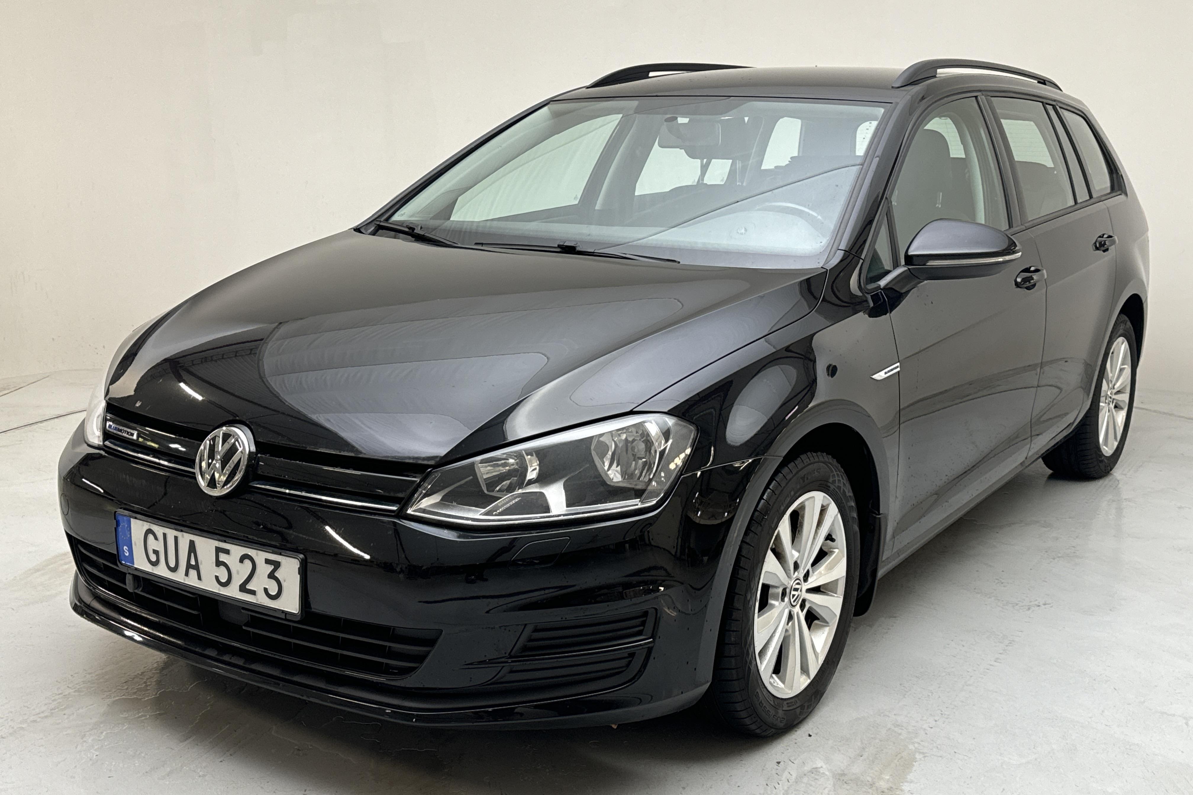 VW Golf VII 1.4 TGI BlueMotion Sportscombi (110hk) - 72 190 km - Manualna - czarny - 2016