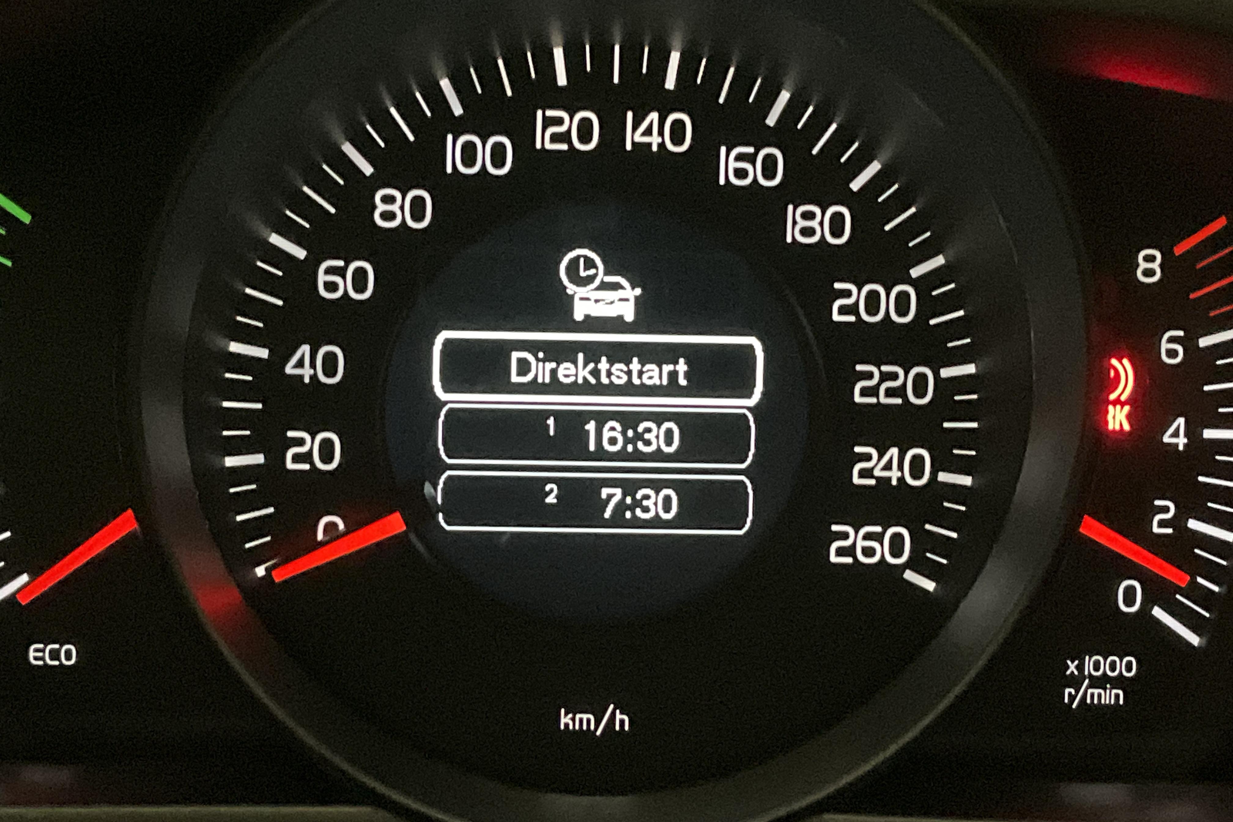 Volvo V40 T2 (122hk) - 84 220 km - Käsitsi - punane - 2016