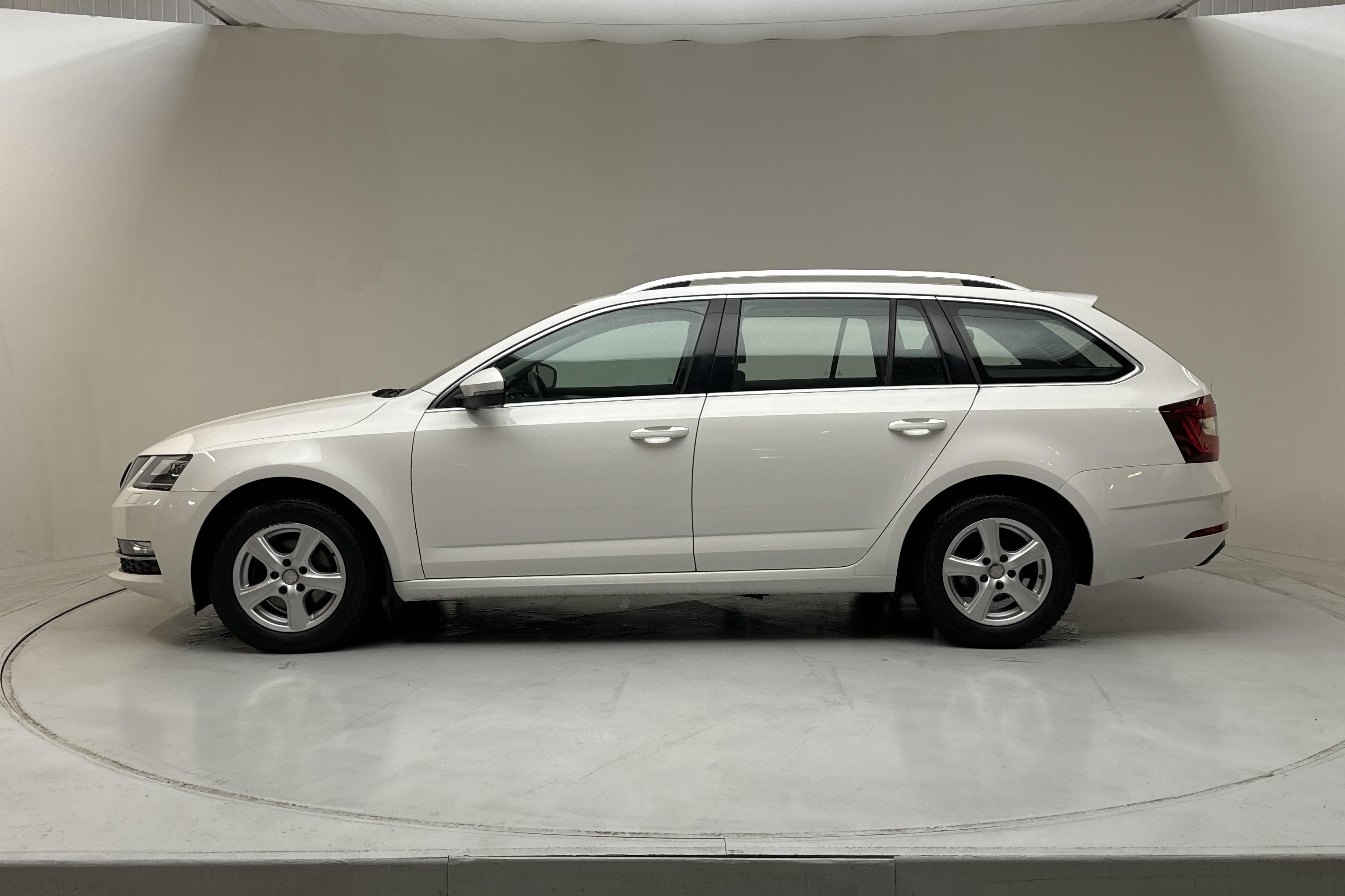 Skoda Octavia III 1.5 TSI Combi (150hk) - 103 900 km - Käsitsi - valge - 2019