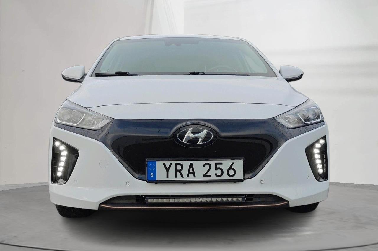 Hyundai IONIQ Electric (120hk) - 70 960 km - Automatic - white - 2019