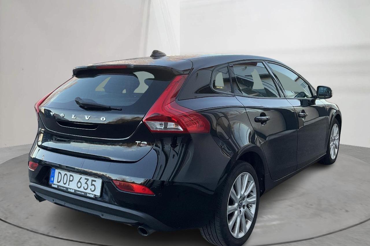 Volvo V40 T2 (120hk) - 144 360 km - Käsitsi - must - 2015