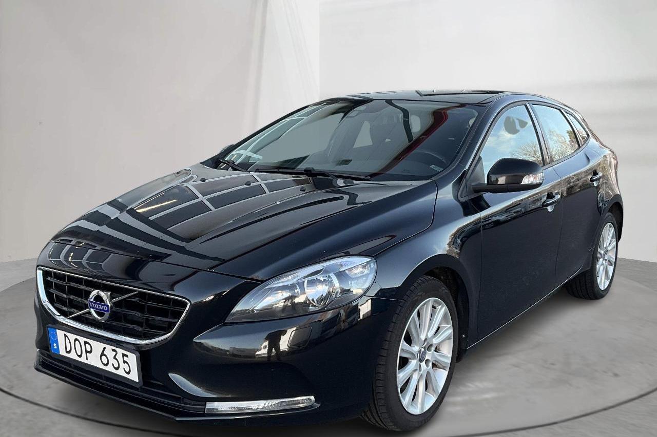 Volvo V40 T2 (120hk) - 144 360 km - Manualna - czarny - 2015