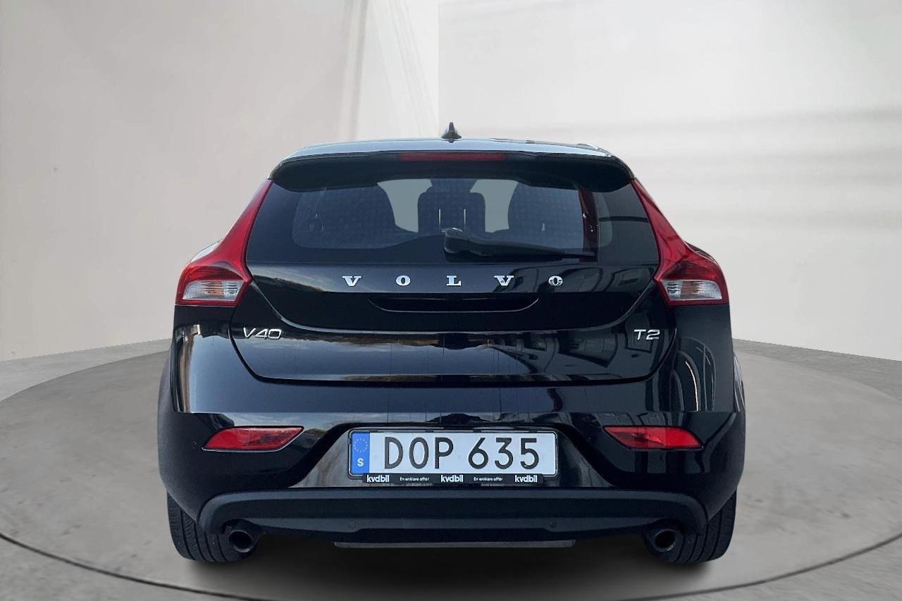 Volvo V40 T2 (120hk) - 144 360 km - Manualna - czarny - 2015