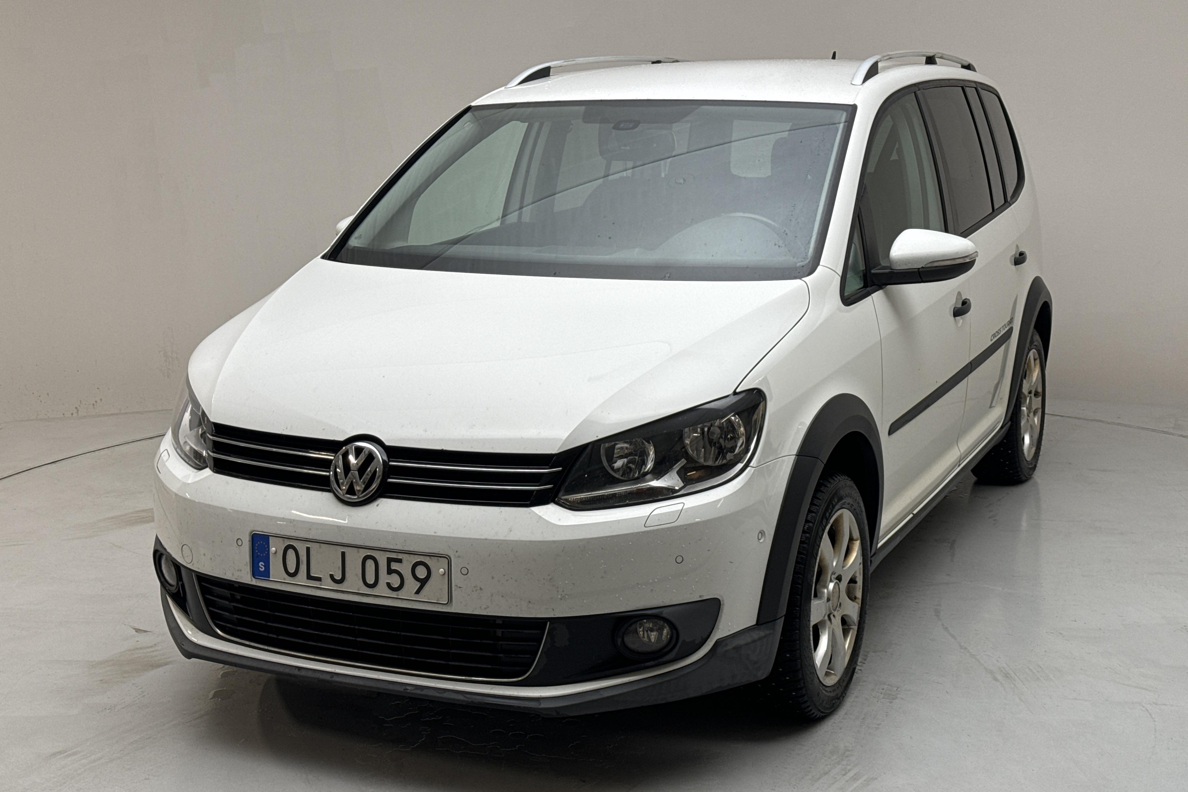 VW CrossTouran 1.4 TSI (140hk) - 20 573 mil - Manuell - vit - 2015