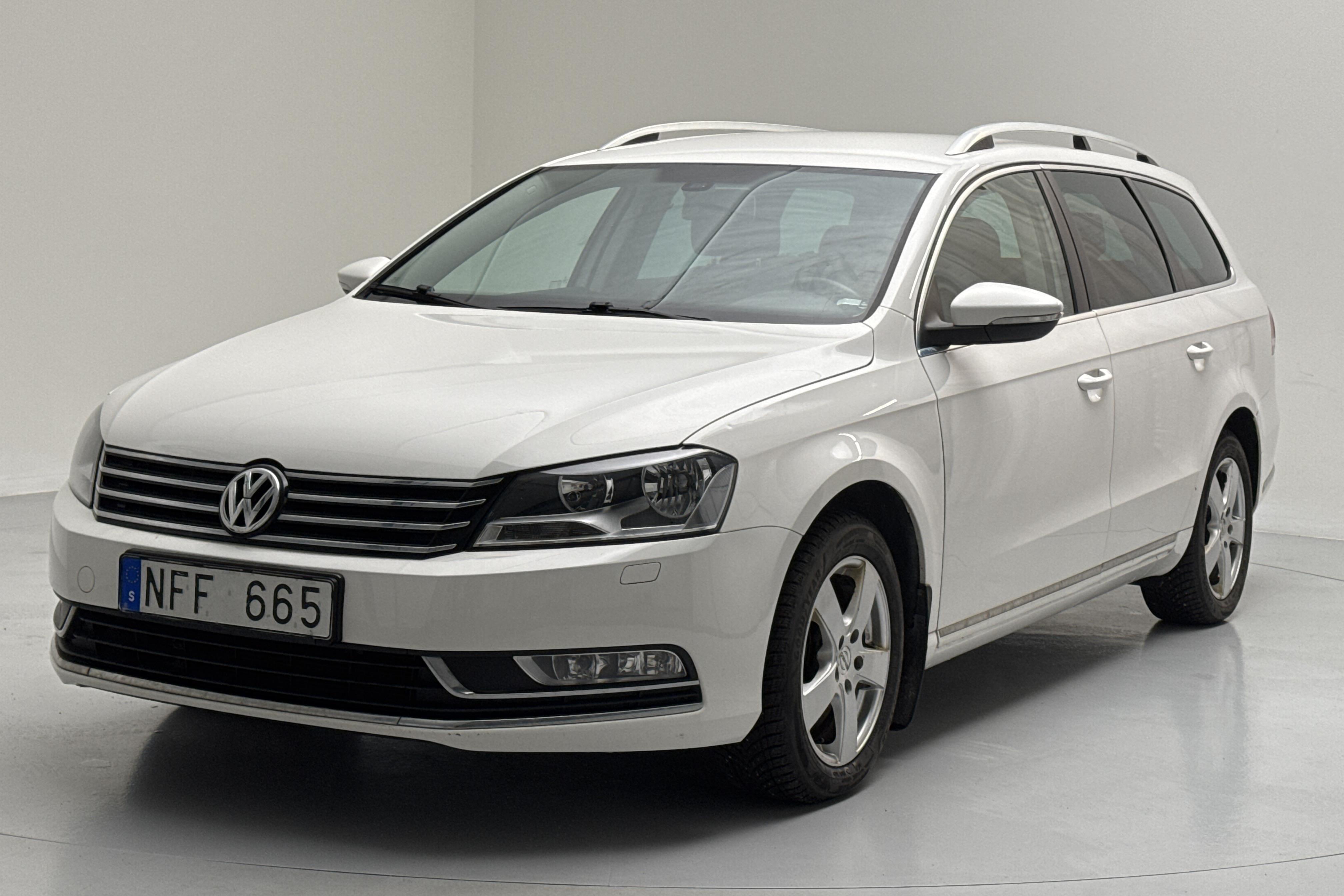 VW Passat 1.4 TSI EcoFuel Variant (150hk) - 165 600 km - Automaattinen - valkoinen - 2013