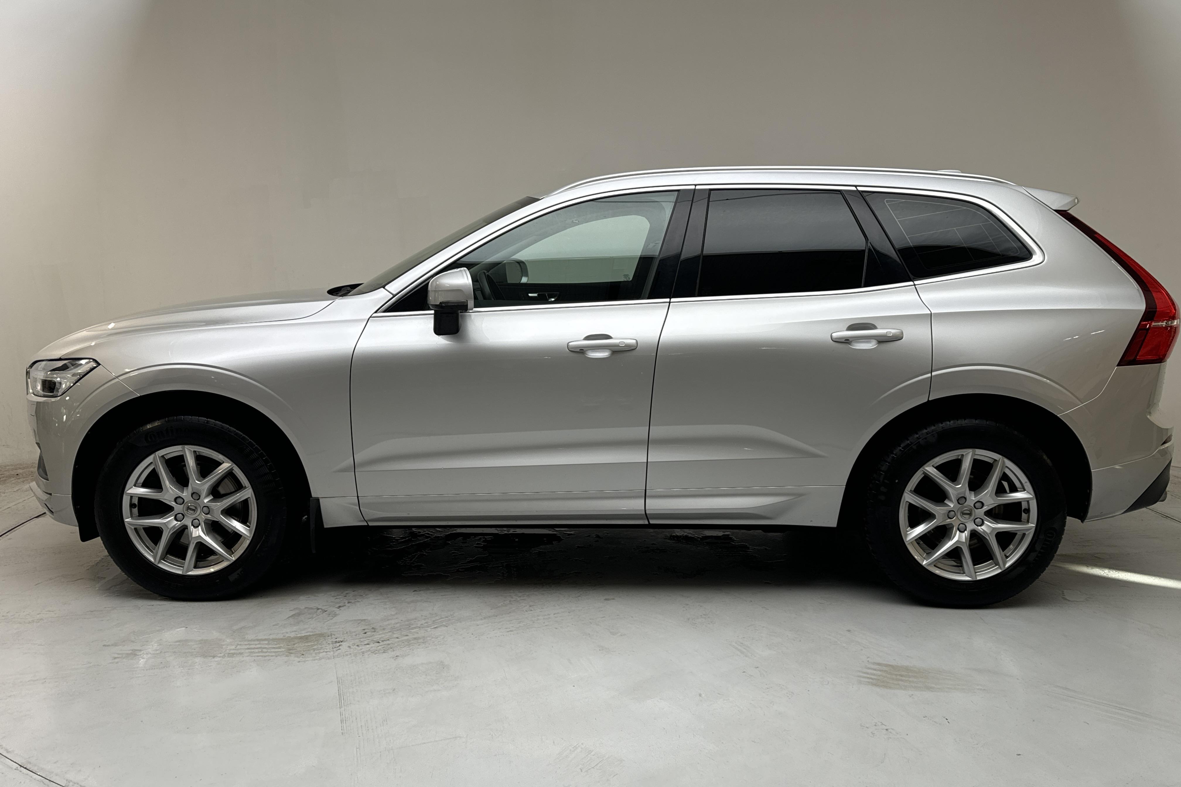 Volvo XC60 D4 2WD (190hk) - 7 799 mil - Automat - silver - 2020