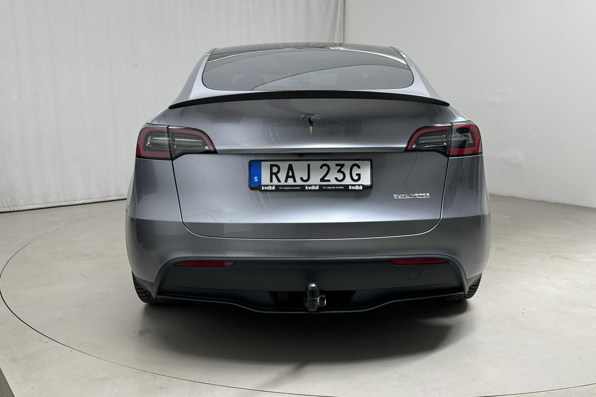 Tesla Model Y Performance Dual Motor AWD - 31 900 km - Automaattinen - harmaa - 2023