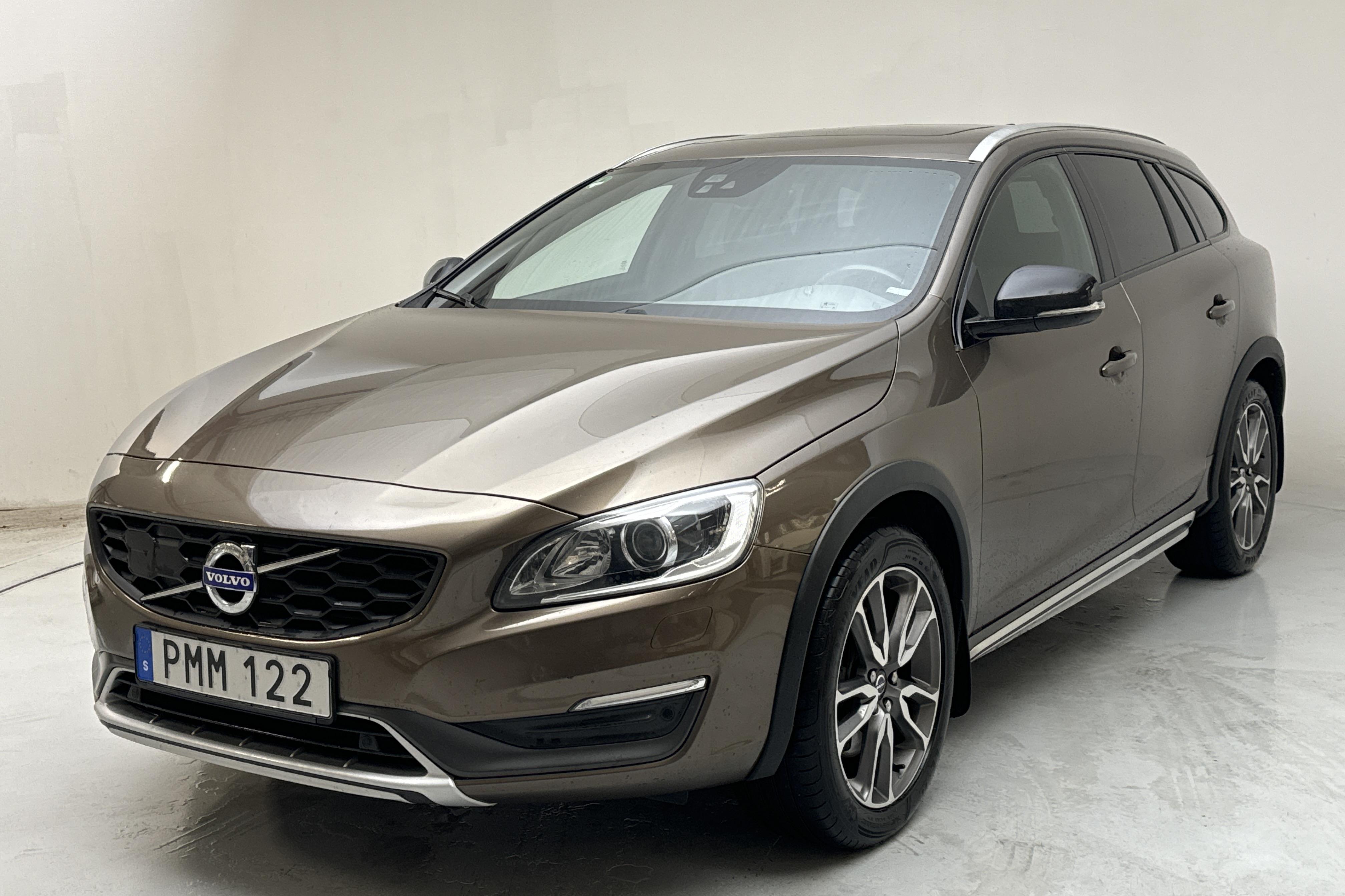 Volvo V60 D4 Cross Country AWD (190hk) - 18 628 mil - Automat - brun - 2016