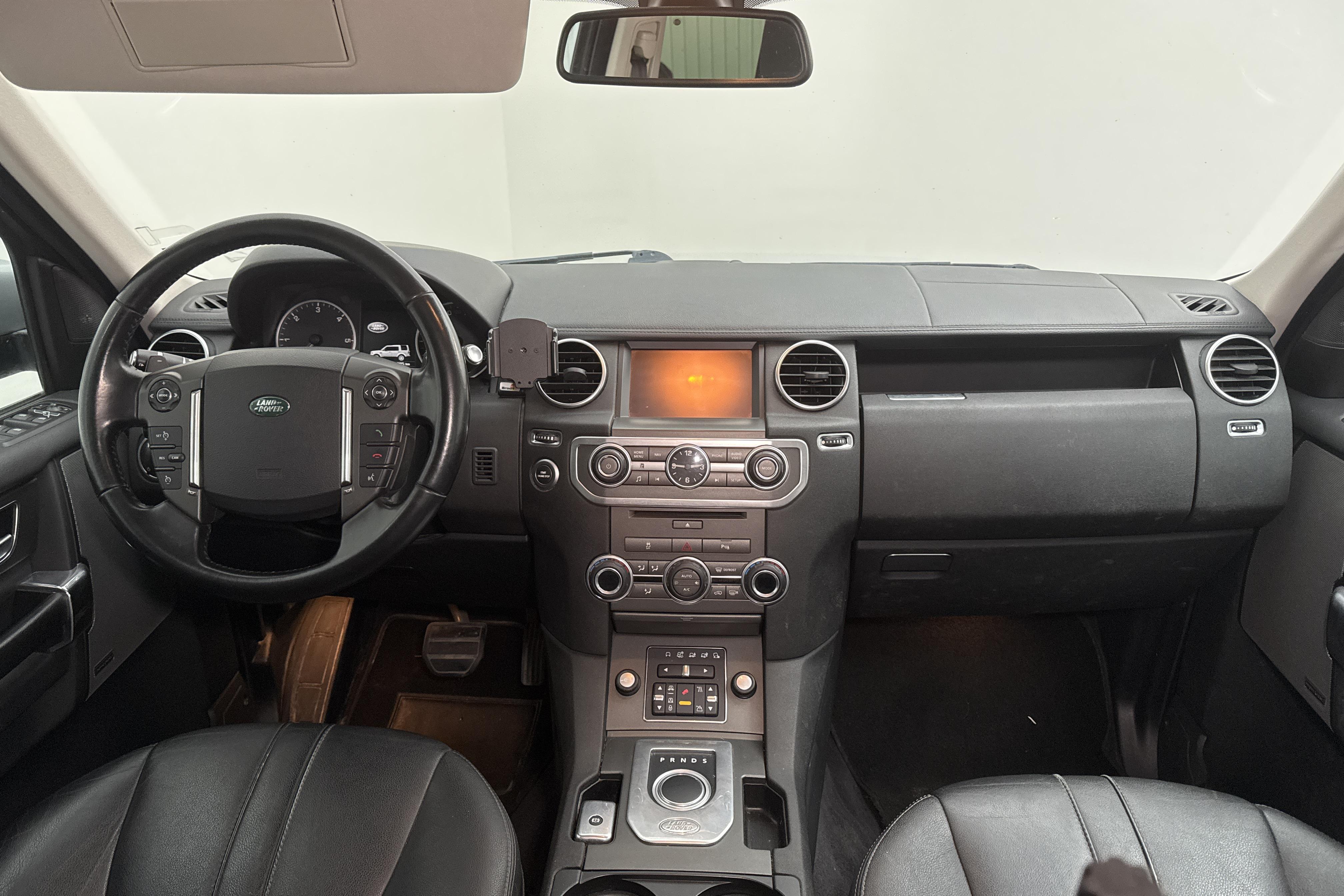 Land Rover Discovery 4 3.0 SDV6 (256hk) - 26 827 mil - Automat - grå - 2012