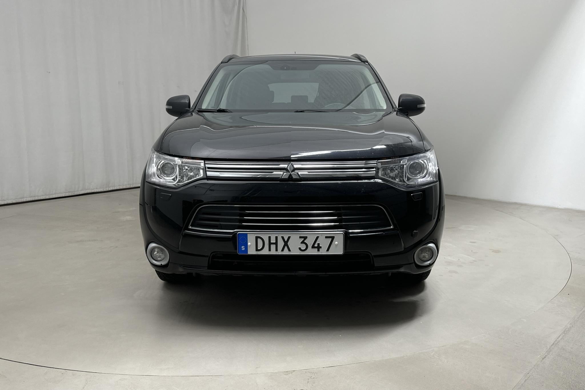 Mitsubishi Outlander 2.0 Plug-in Hybrid 4WD (121hk) - 83 770 km - Automatyczna - czarny - 2014