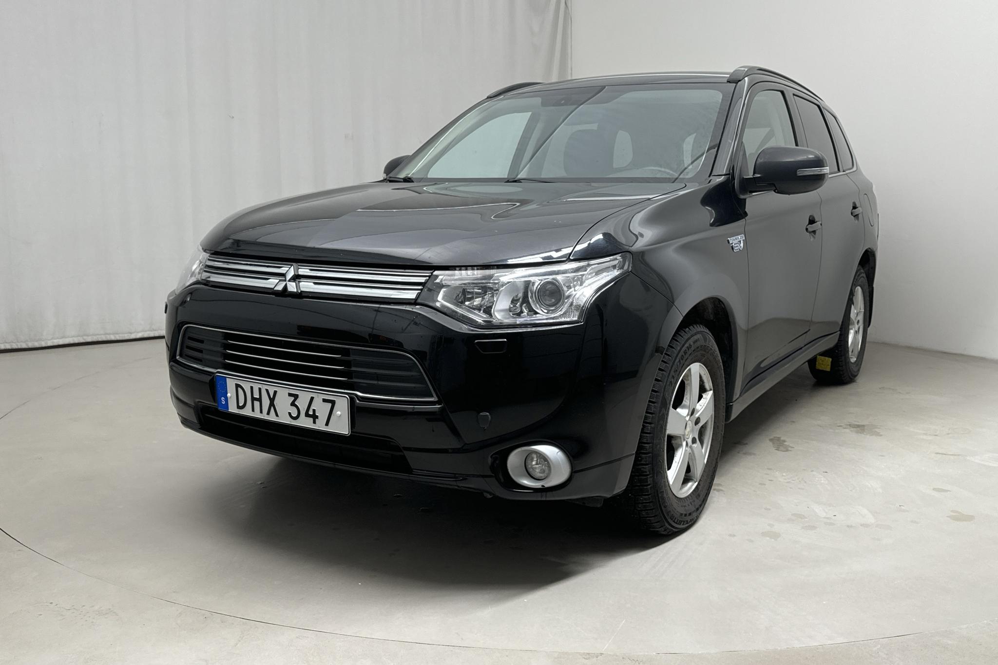 Mitsubishi Outlander 2.0 Plug-in Hybrid 4WD (121hk) - 83 770 km - Automatyczna - czarny - 2014