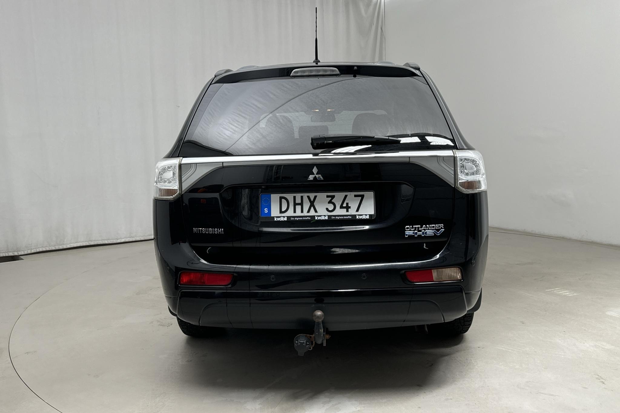 Mitsubishi Outlander 2.0 Plug-in Hybrid 4WD (121hk) - 83 770 km - Automatyczna - czarny - 2014