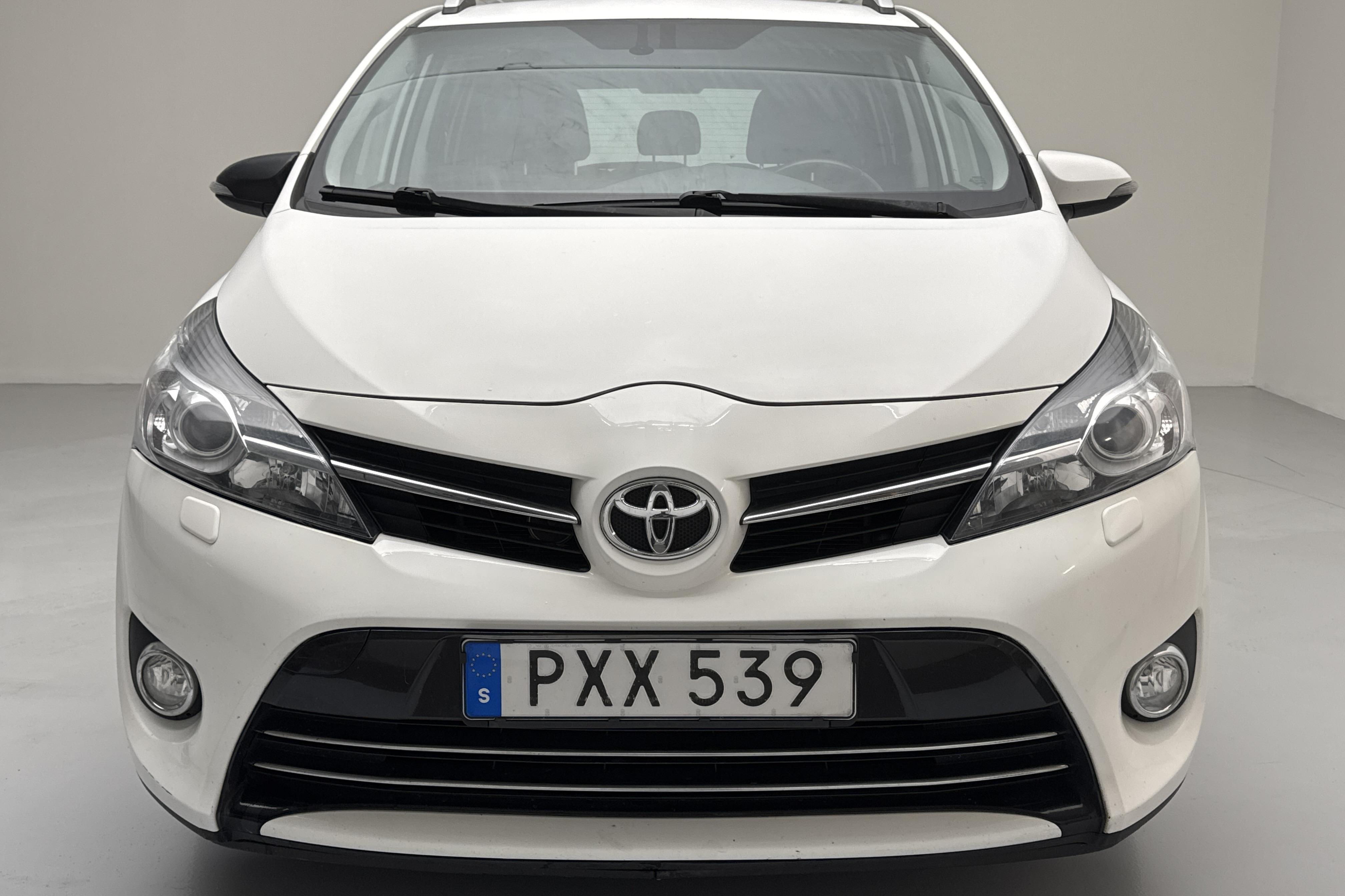 Toyota Verso VVT-i 1.8 (147hk) - 168 530 km - Manuaalinen - valkoinen - 2015