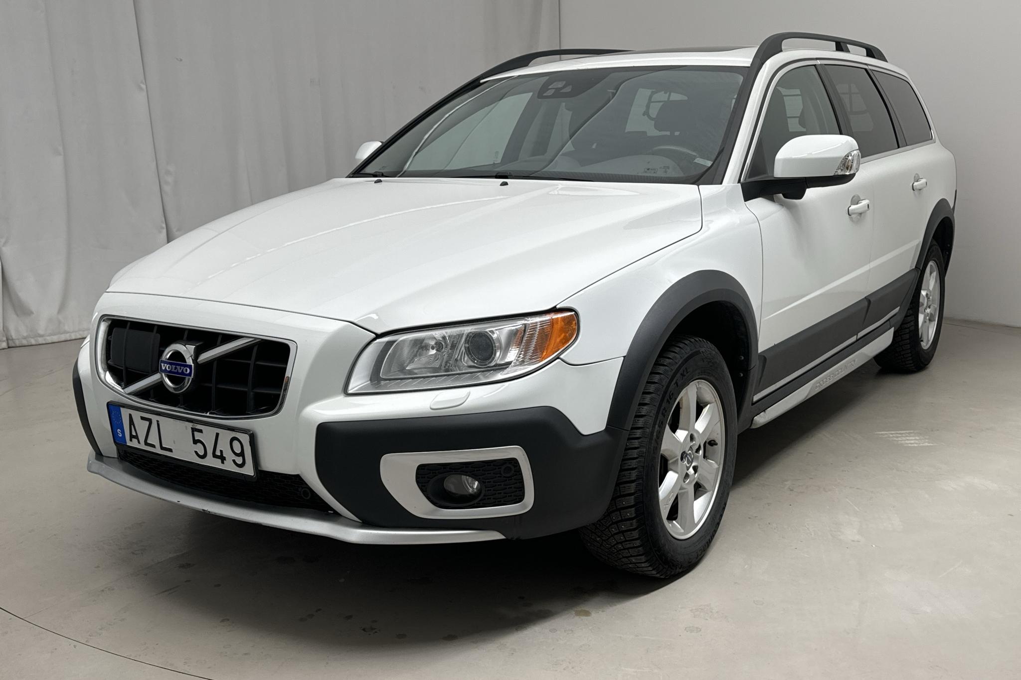 Volvo XC70 II D4 AWD (163hk) - 244 940 km - Manual - white - 2013