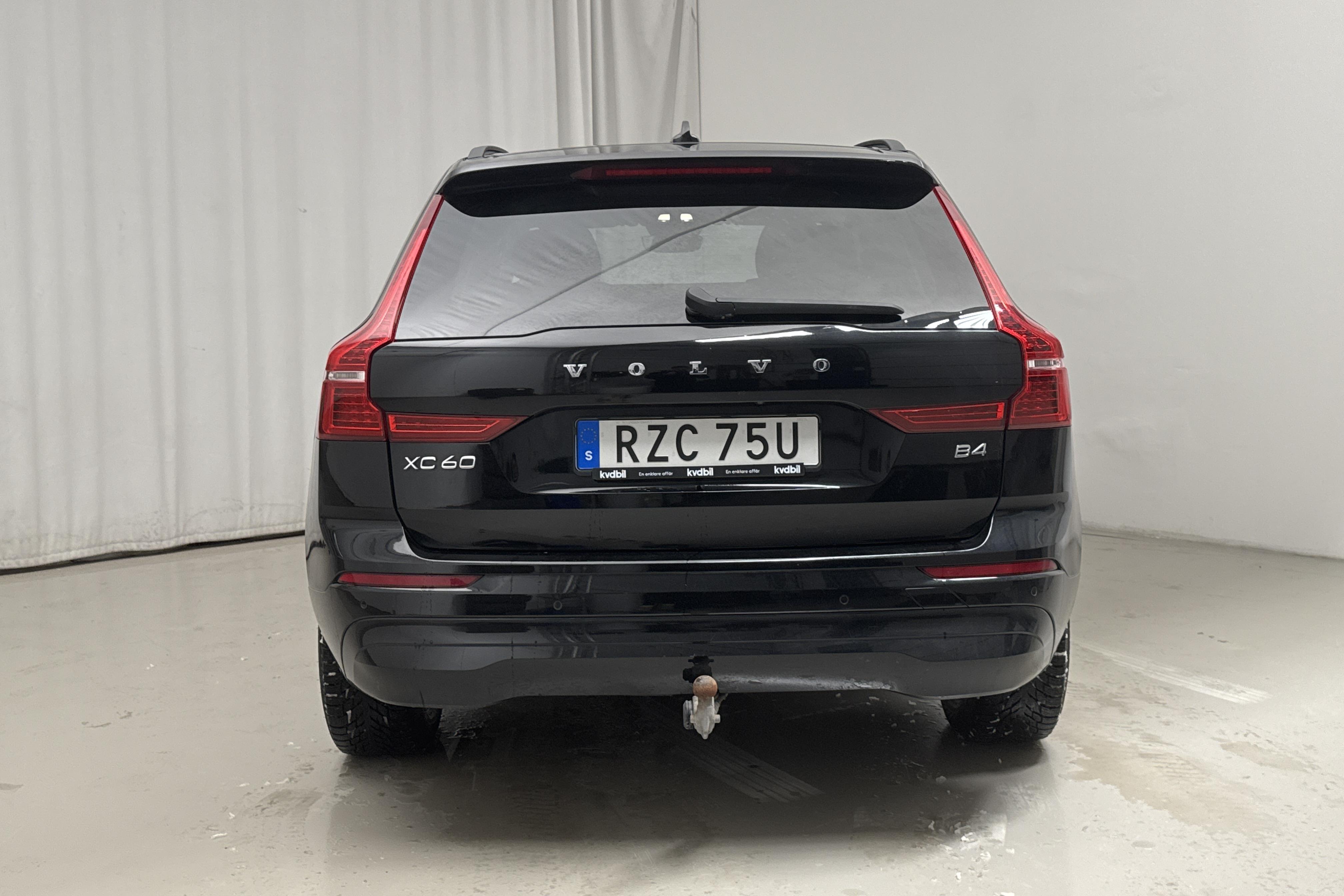 Volvo XC60 B4 2WD Mildhybrid, Diesel (197hk) - 65 820 km - Automatic - black - 2022