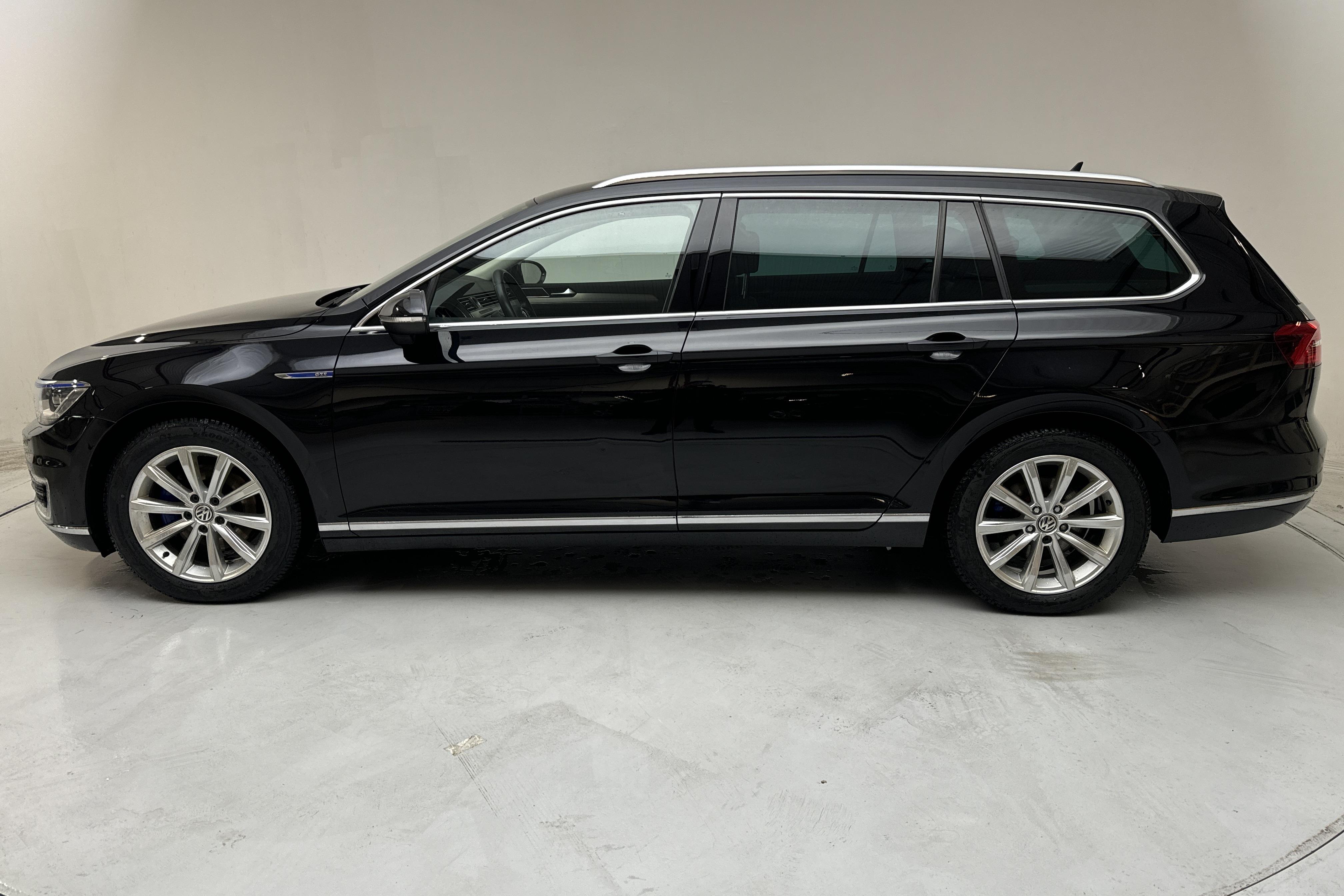 VW Passat 1.4 Plug-in-Hybrid Sportscombi (218hk) - 186 920 km - Automatyczna - czarny - 2018