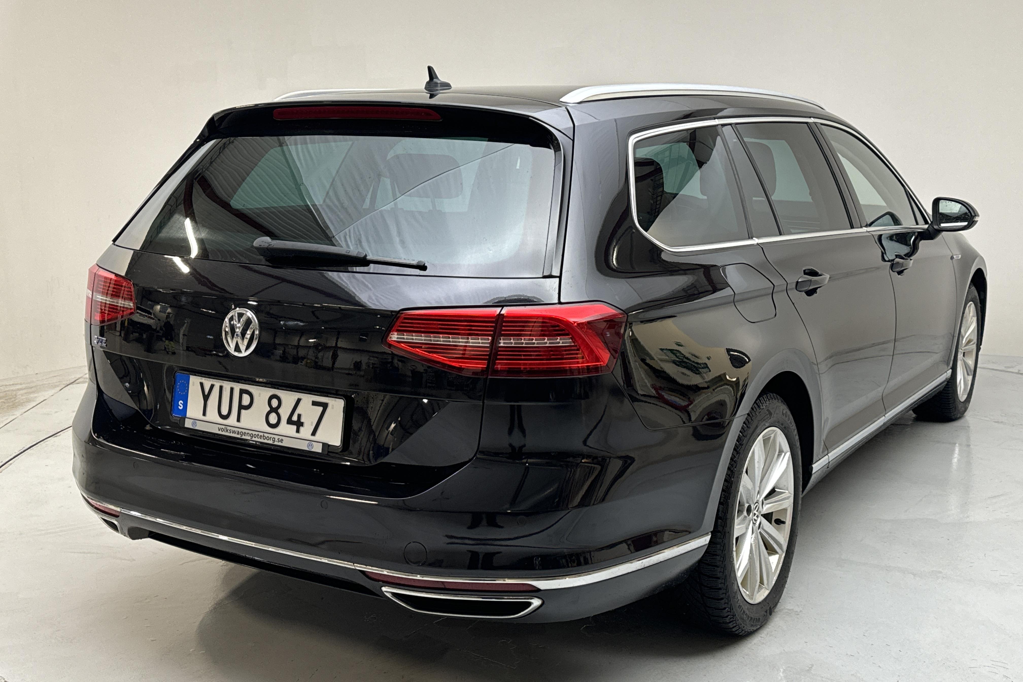 VW Passat 1.4 Plug-in-Hybrid Sportscombi (218hk) - 186 920 km - Automatyczna - czarny - 2018