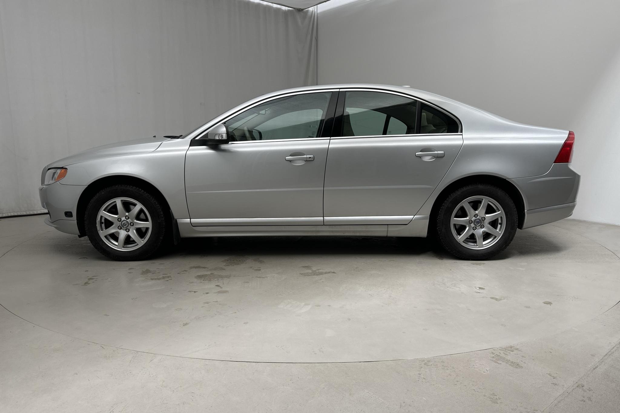 Volvo S80 2.5T (200hk) - 121 810 km - Automaattinen - Light Grey - 2007